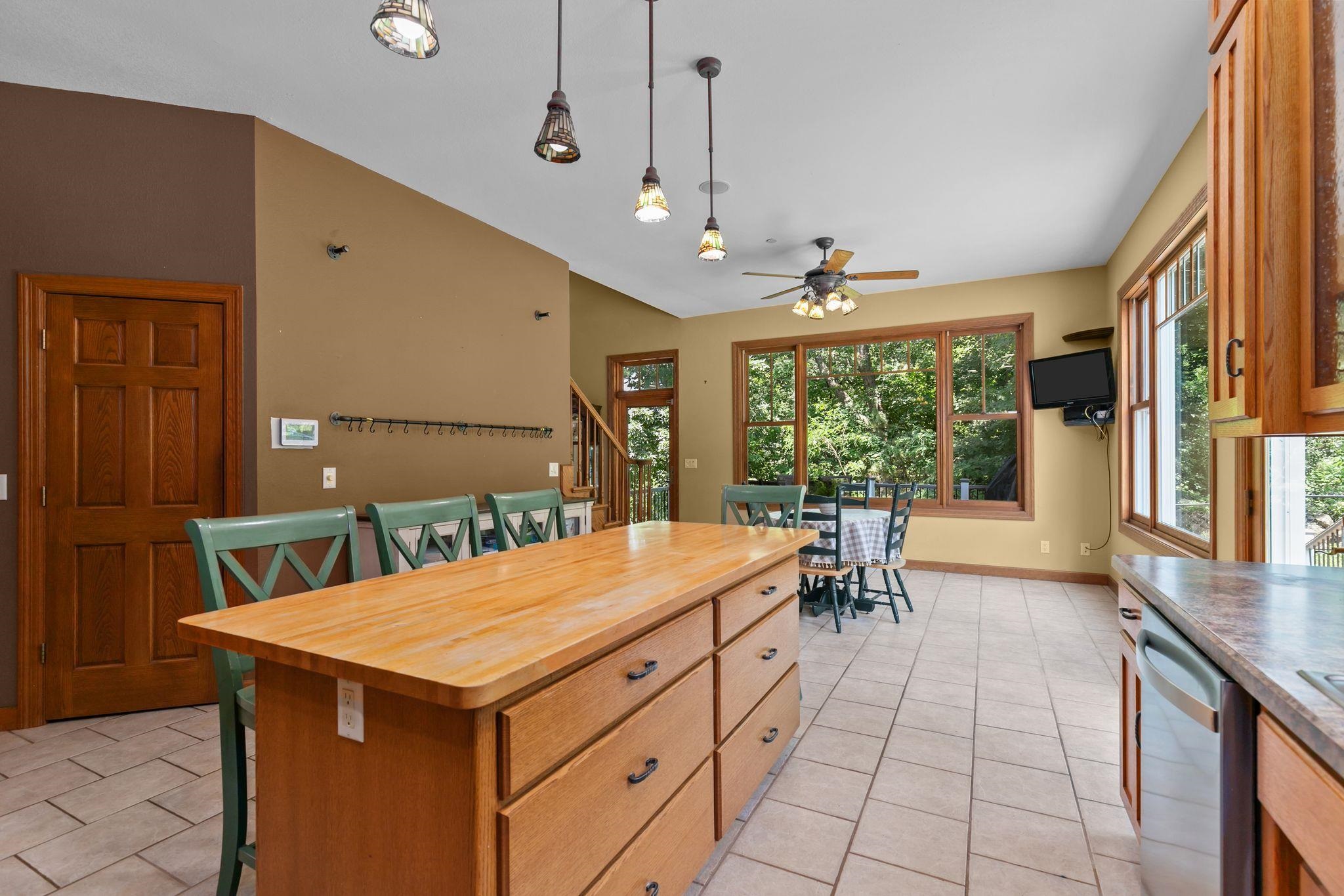 Berlin, Wisconsin, 54923, United States, 5 Bedrooms Bedrooms, ,4 BathroomsBathrooms,Residential,For Sale,1974961