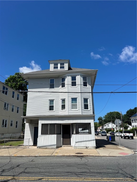 Providence, Rhode Island, 02908, United States, 4 Bedrooms Bedrooms, ,3 BathroomsBathrooms,Residential,For Sale,1895362