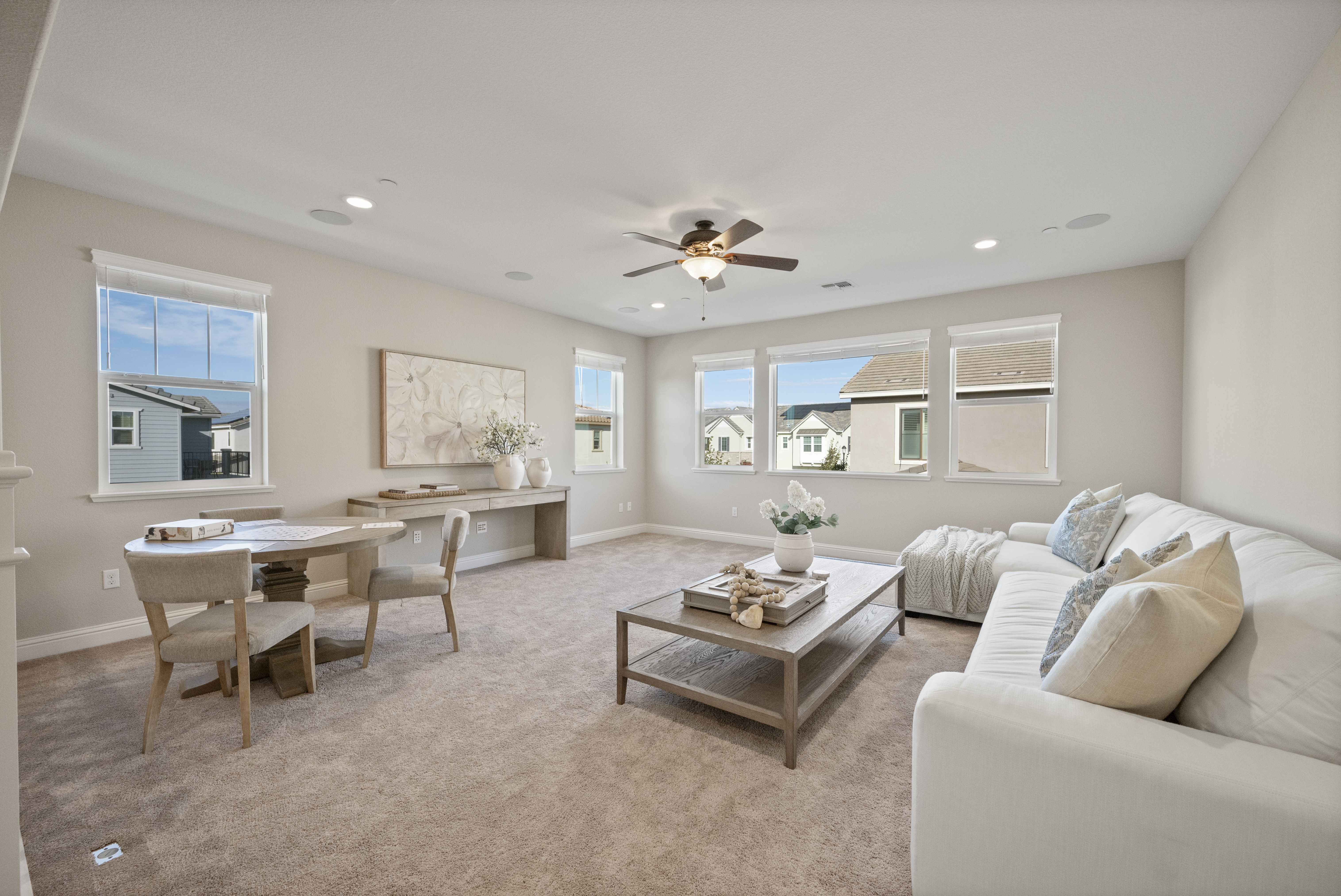  Elevated Modern Living in Sanctuary Village - 物件實景