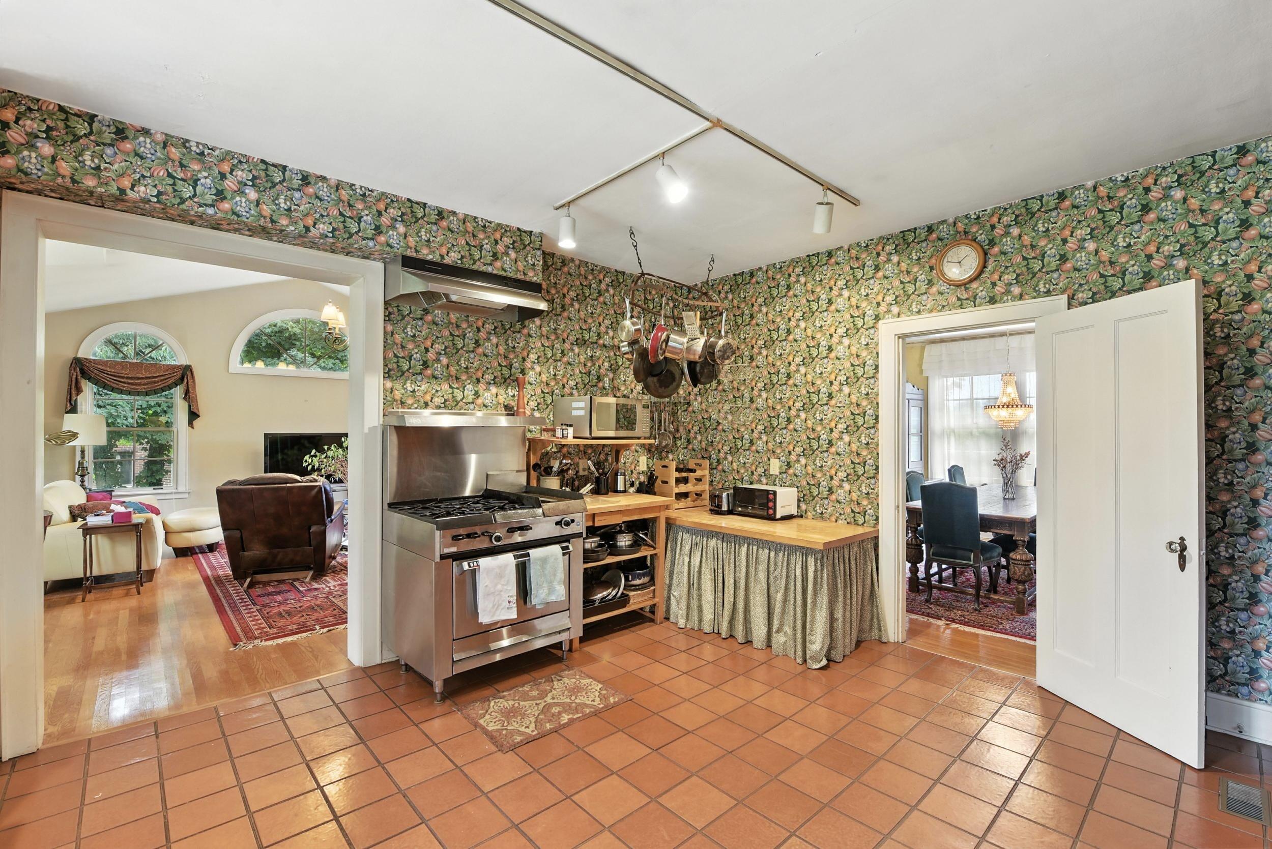 Fort Mitchell, Kentucky, 41017, United States, 3 Bedrooms Bedrooms, ,3 BathroomsBathrooms,Residential,For Sale,1901378
