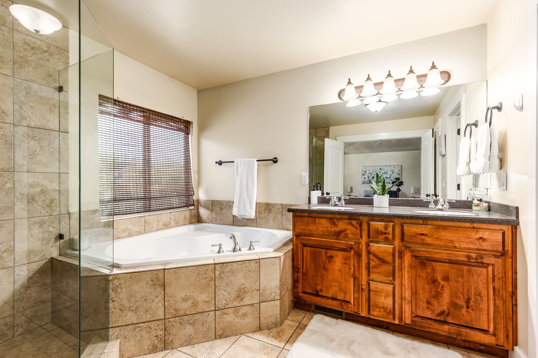  Prime Holladay Townhome in an Unbeatable Location - 物件實景