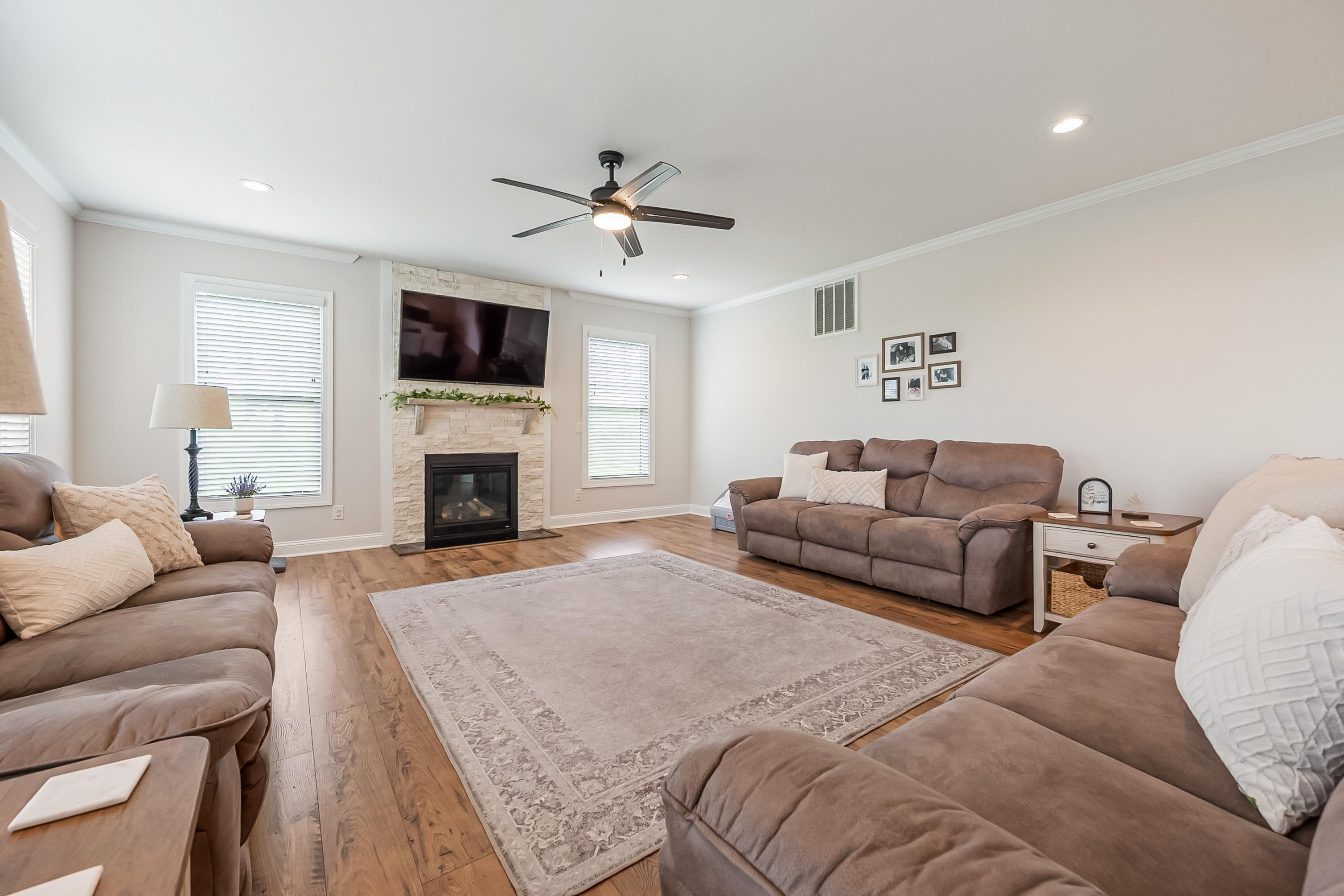 Christiansburg, Virginia, 24073, United States, 4 Bedrooms Bedrooms, ,5 BathroomsBathrooms,Residential,For Sale,1903895