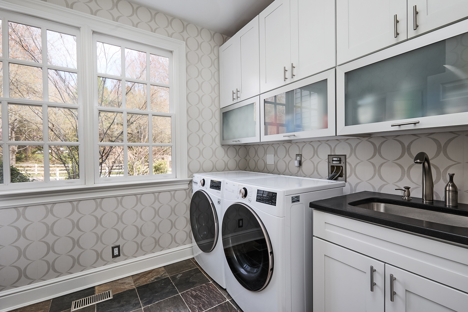  Sophisticated Architecture and Bucolic Charm - 物件實景