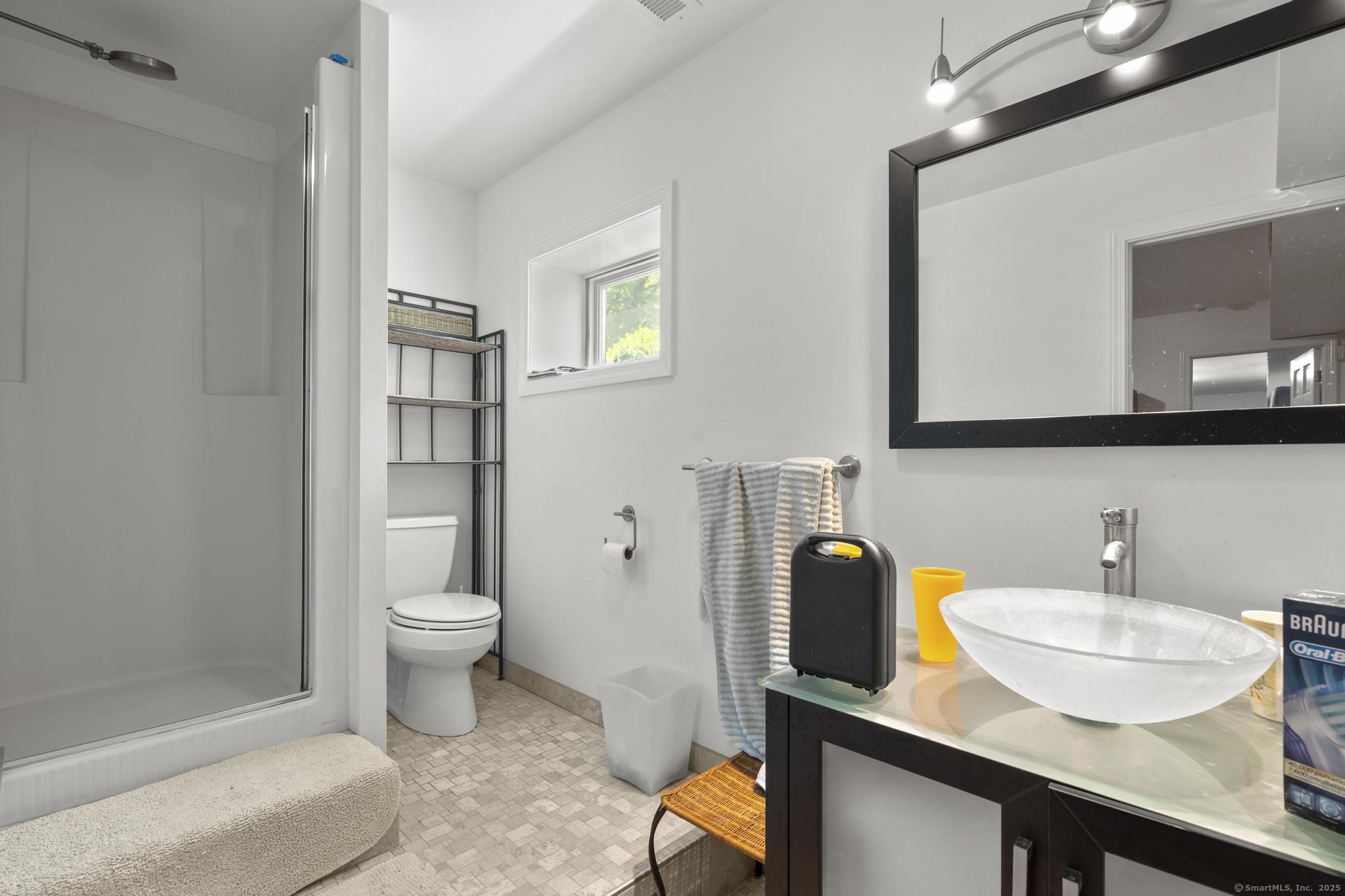 Orange, Connecticut, 06477, United States, 4 Bedrooms Bedrooms, ,8 BathroomsBathrooms,Residential,For Sale,1939481