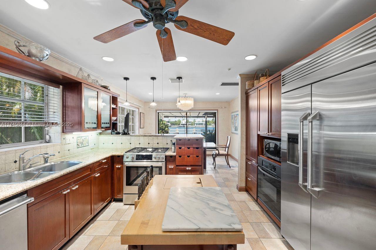 Miami Beach, Florida, 33141, United States, 4 Bedrooms Bedrooms, ,3 BathroomsBathrooms,Residential,For Sale,1711851