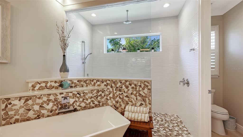 Sarasota, Florida, 34236, United States, 3 Bedrooms Bedrooms, ,4 BathroomsBathrooms,Residential,For Sale,1987814