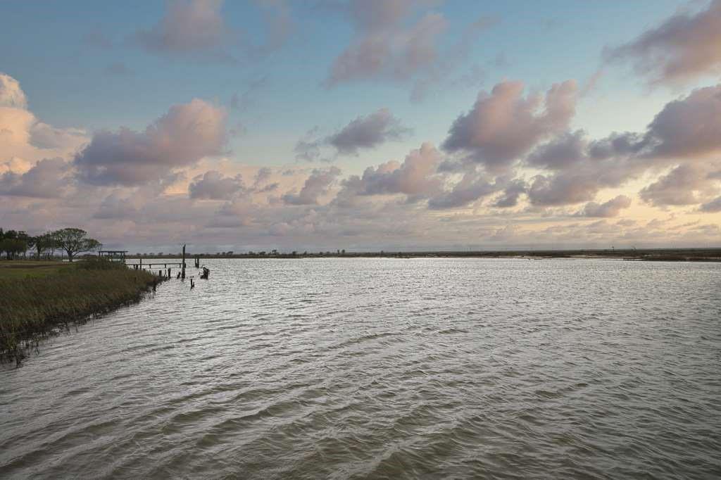 Brazoria, Texas, 77422, United States, 4 Bedrooms Bedrooms, ,3 BathroomsBathrooms,Residential,For Sale,1935189
