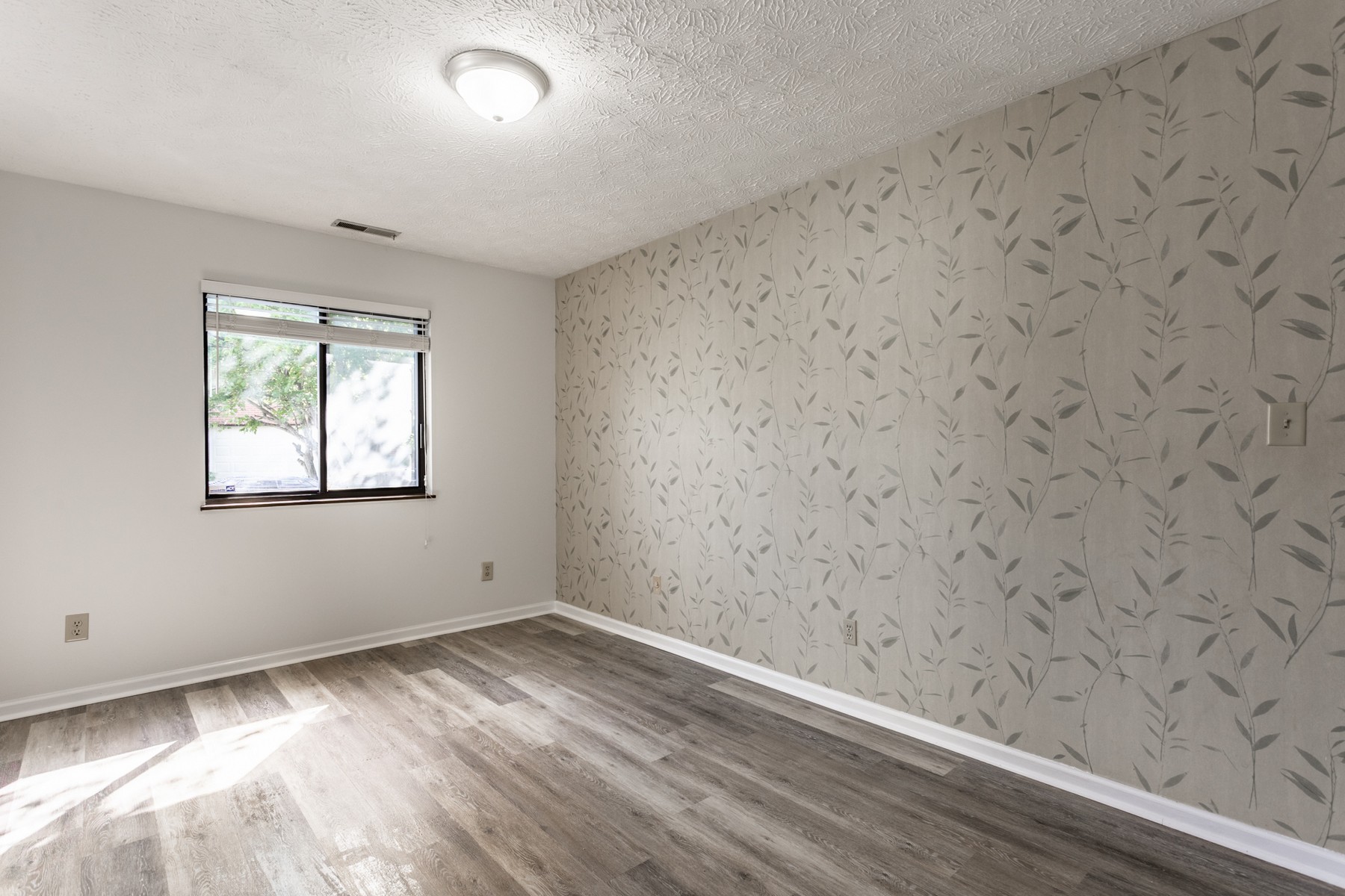  Beautiful Three Bedroom Home in Washington Township - 物件實景
