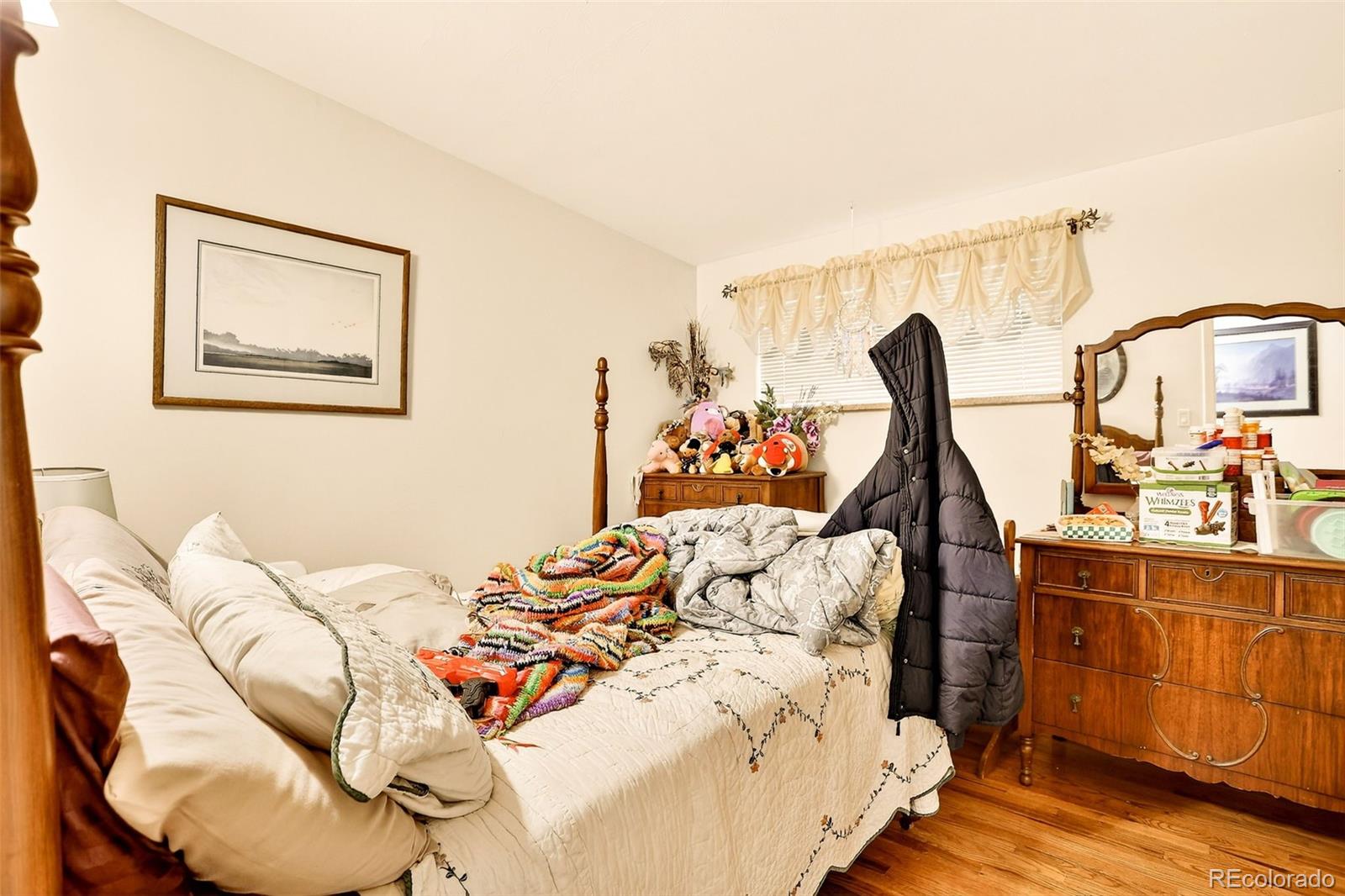 Littleton, Colorado, 80120, United States, 4 Bedrooms Bedrooms, ,1 BathroomBathrooms,Residential,For Sale,1988152