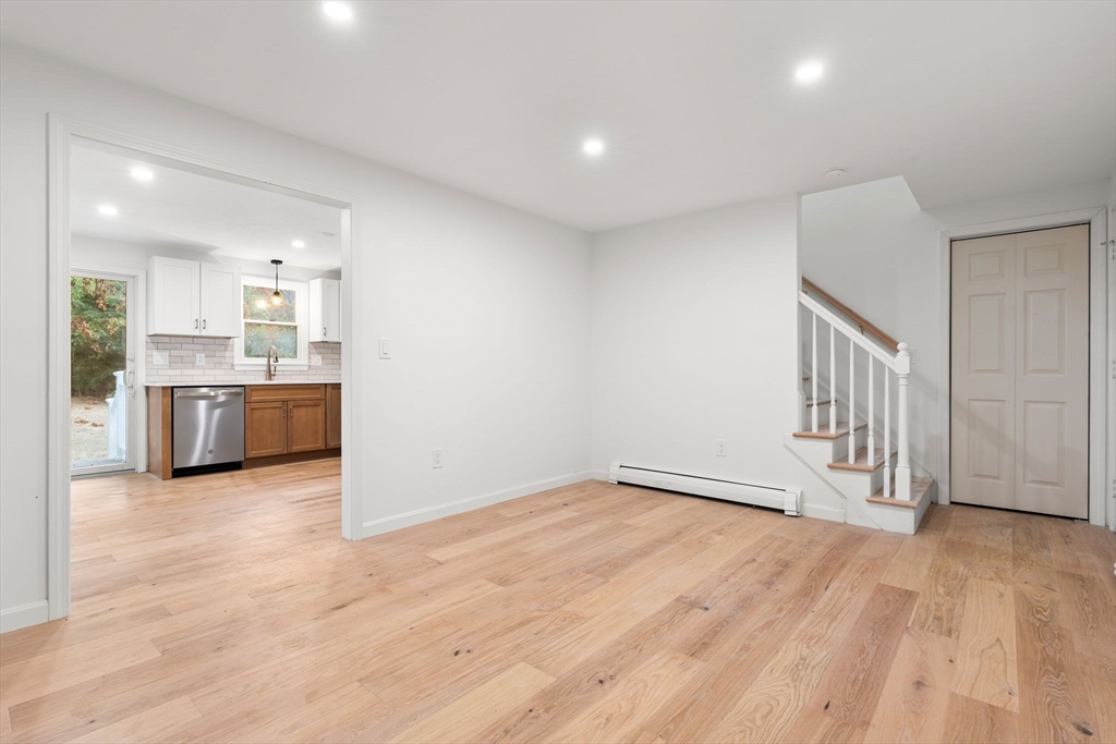 Mashpee, Massachusetts, 02649, United States, 3 Bedrooms Bedrooms, ,2 BathroomsBathrooms,Residential,For Sale,1963928