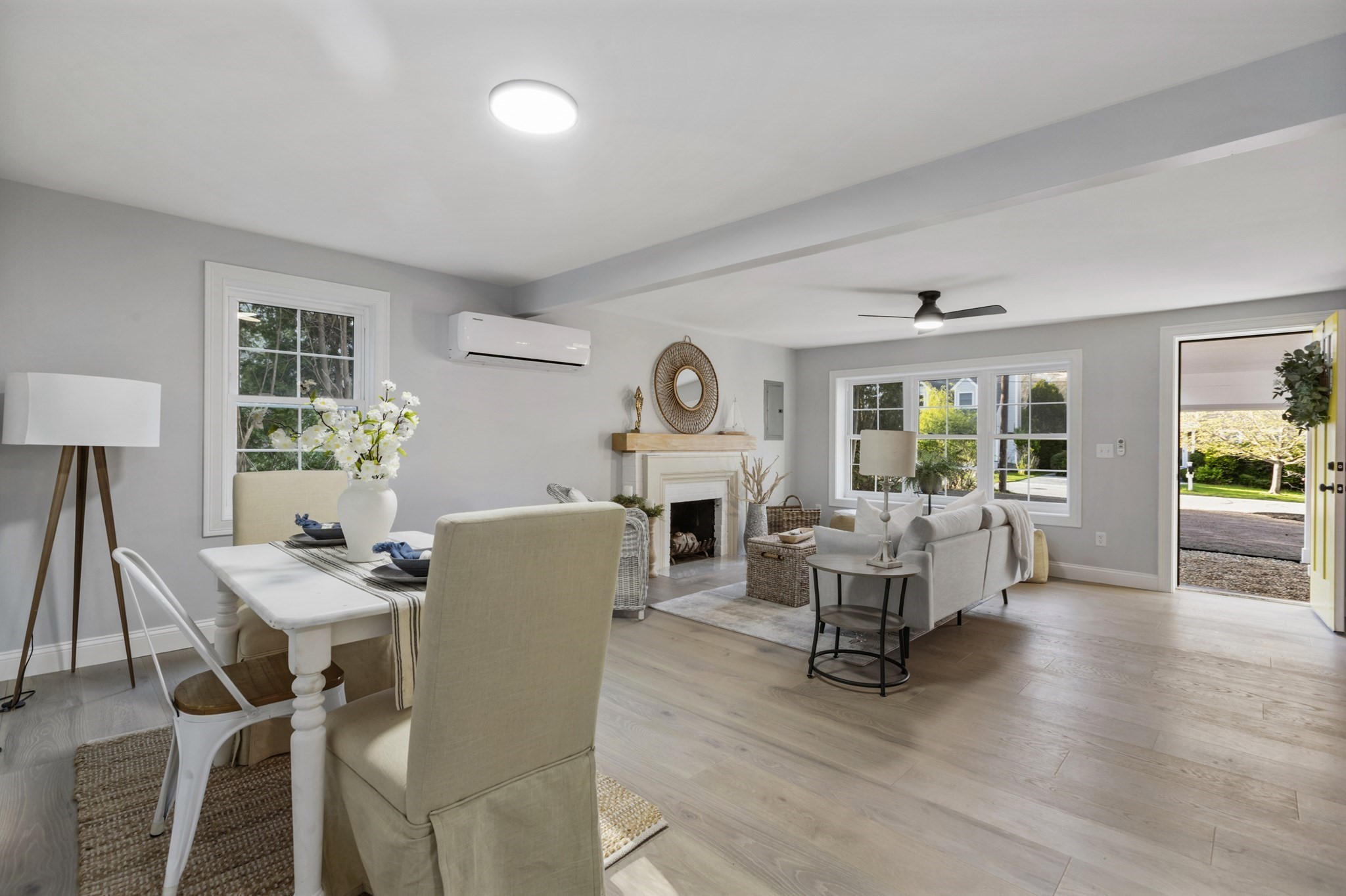 South Dartmouth, Massachusetts, 02748, United States, 4 Bedrooms Bedrooms, ,2 BathroomsBathrooms,Residential,For Sale,1977281