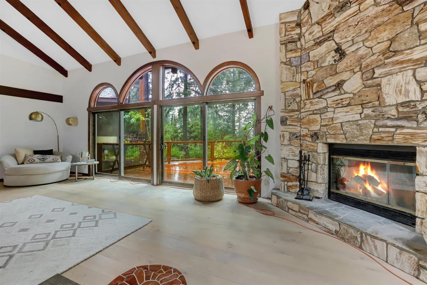 Nevada City, California, 95959, United States, 6 Bedrooms Bedrooms, ,5 BathroomsBathrooms,Residential,For Sale,1997761