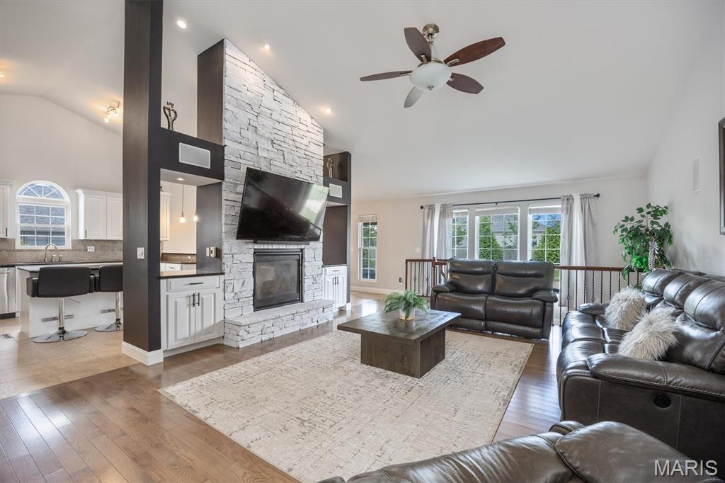 O'fallon, Illinois, 62269, United States, 4 Bedrooms Bedrooms, ,4 BathroomsBathrooms,Residential,For Sale,1988009