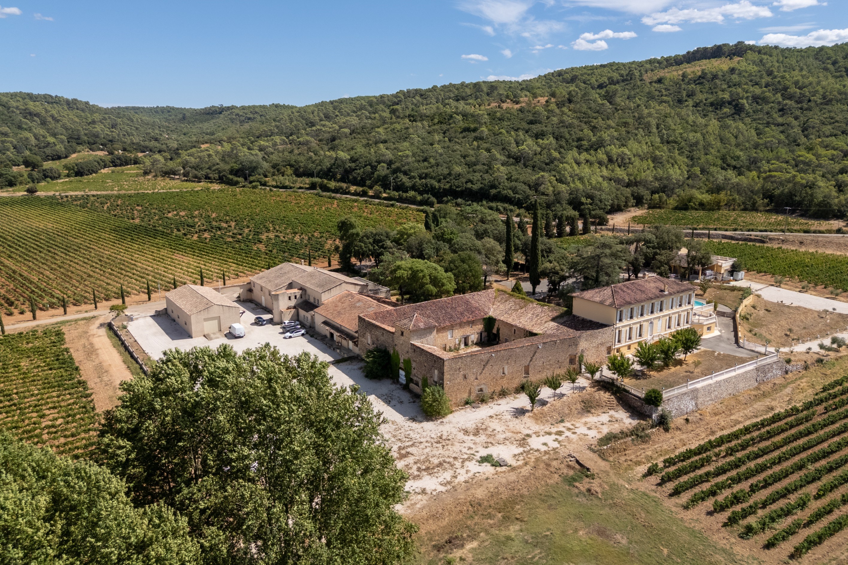  Rare Opportunity: 70-Hectare Wine Estate in Provence - 物件實景