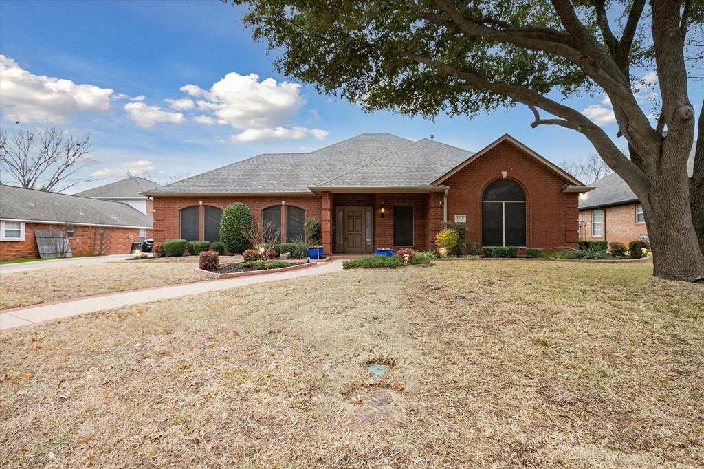 Denton, Texas, 76205, United States, 4 Bedrooms Bedrooms, ,4 BathroomsBathrooms,Residential,For Sale,1915796