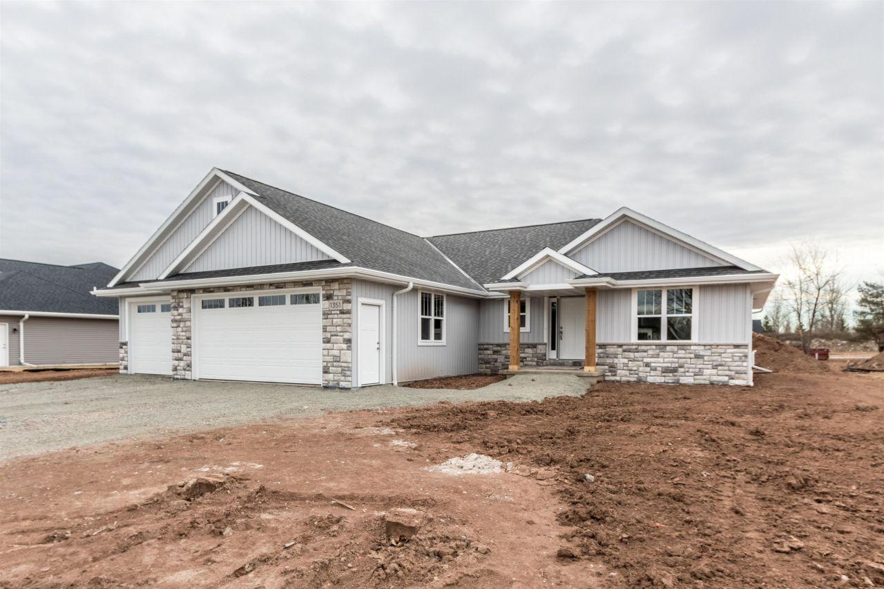 DE PERE, Wisconsin, 54115, United States, 3 Bedrooms Bedrooms, ,3 BathroomsBathrooms,Residential,For Sale,1695788