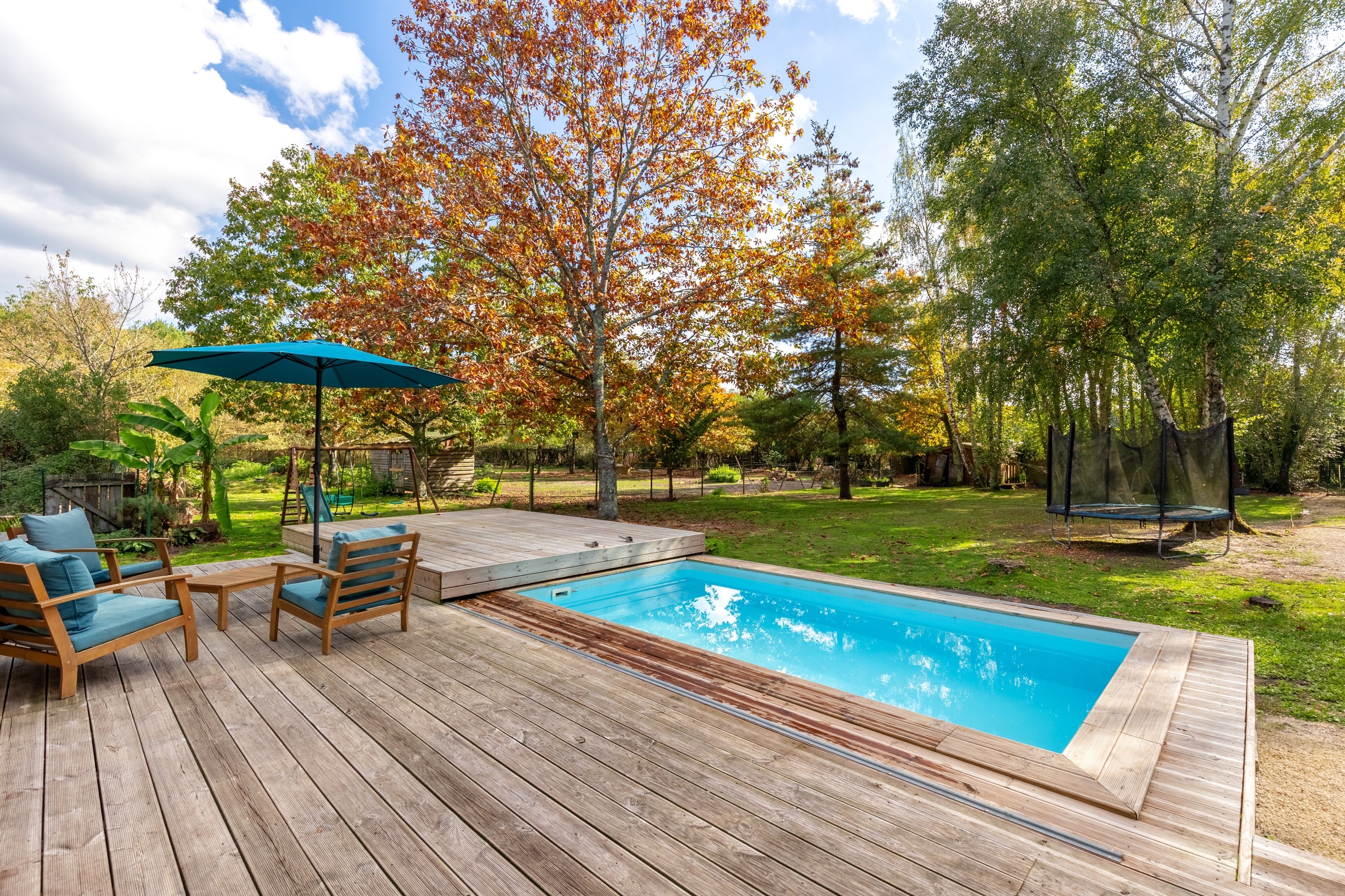  CHARMING WOOD-CLAD VILLA IN A QUIET, IDYLLIC LOCATION IN THE HEART OF A FULLY F… - 物件實景