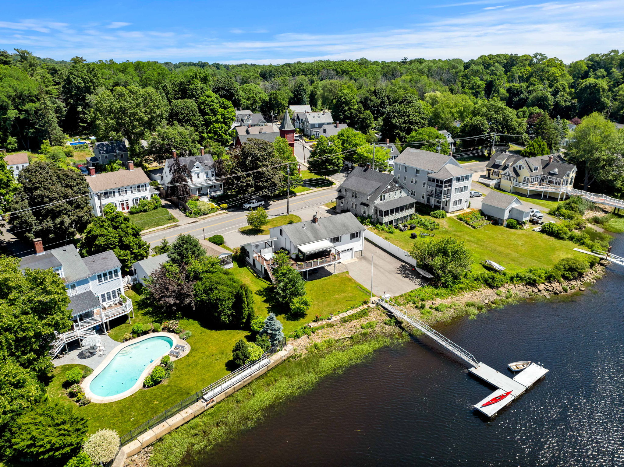  425 Main St, Amesbury, MA, 01913 - 物件實景