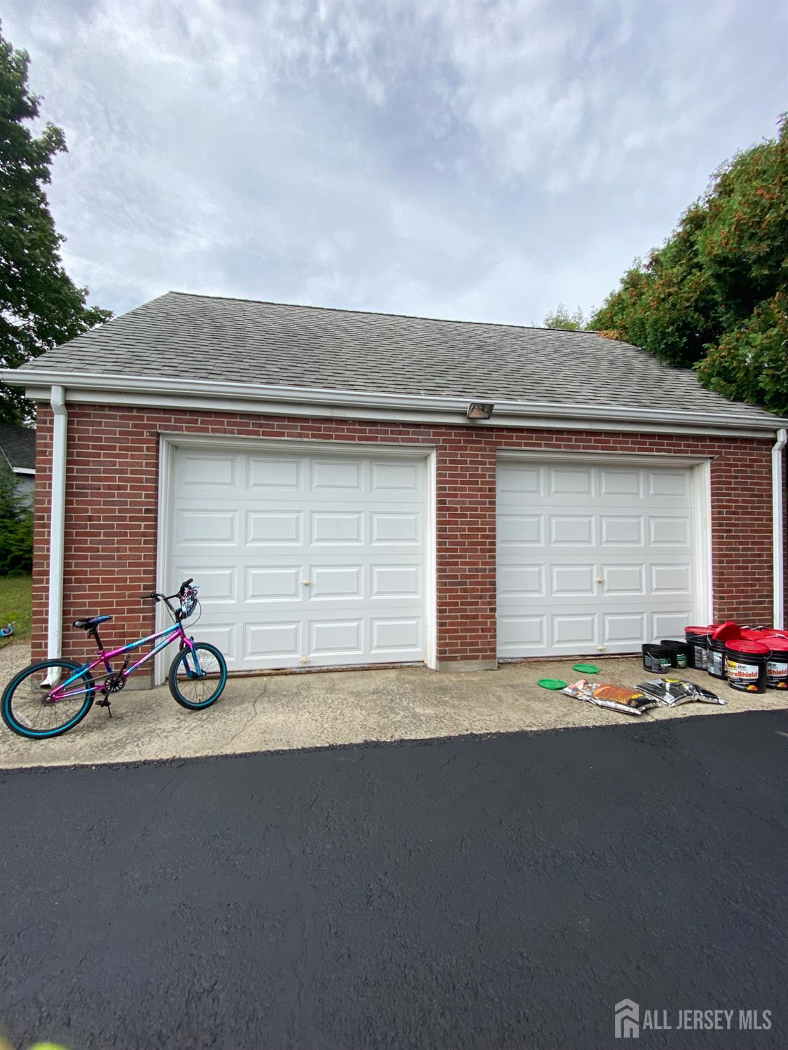 East Brunswick, New Jersey, 08816, United States, 5 Bedrooms Bedrooms, ,2 BathroomsBathrooms,Residential,For Sale,1956516