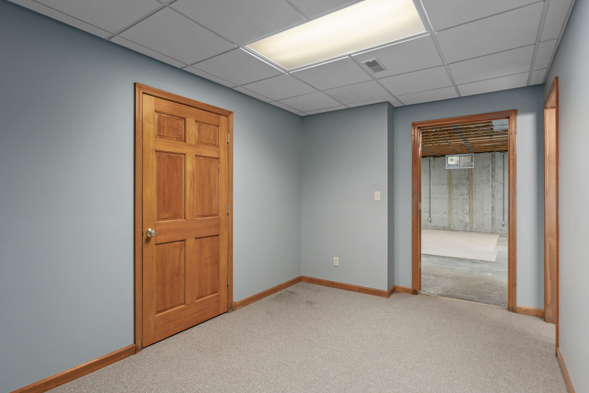 Litchfield, Illinois, 62056, United States, 5 Bedrooms Bedrooms, ,4 BathroomsBathrooms,Residential,For Sale,1986083