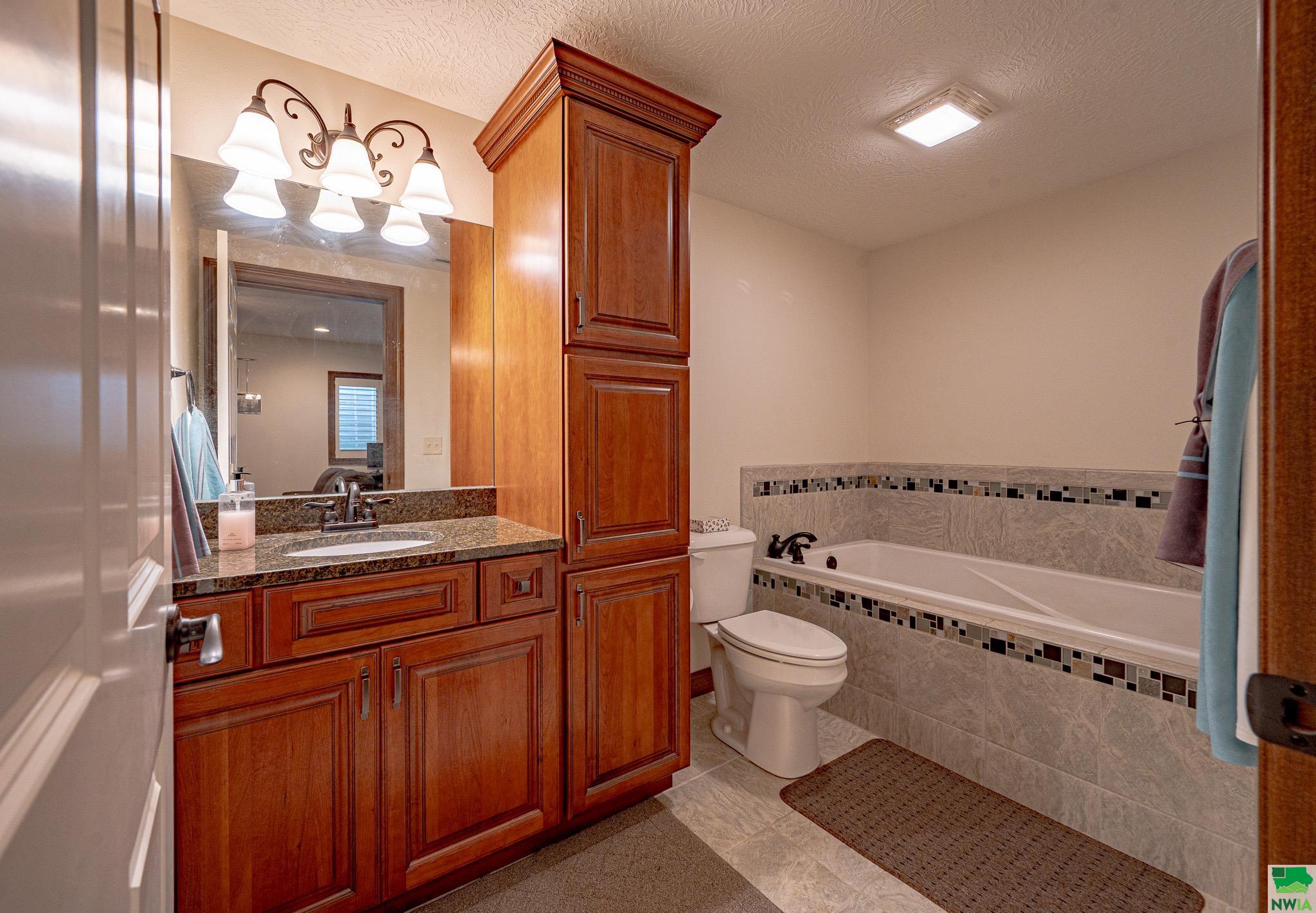 South Sioux City, Nebraska, 68776, United States, 4 Bedrooms Bedrooms, ,3 BathroomsBathrooms,Residential,For Sale,1973748