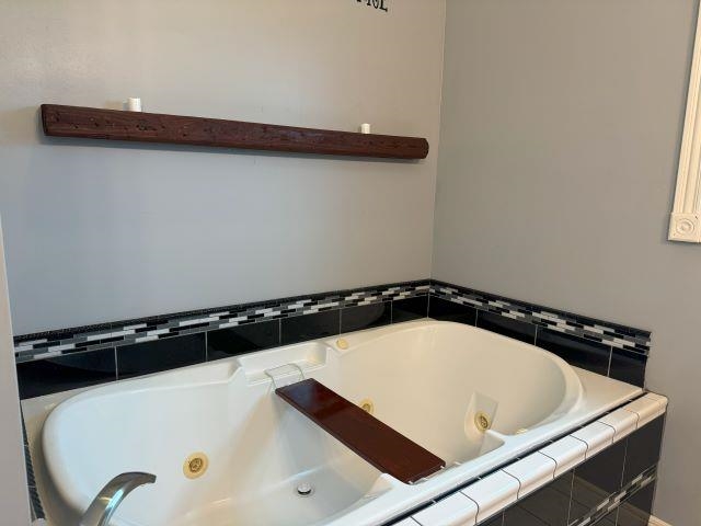 Scottsville, Kentucky, 42164, United States, 4 Bedrooms Bedrooms, ,3 BathroomsBathrooms,Residential,For Sale,1971649