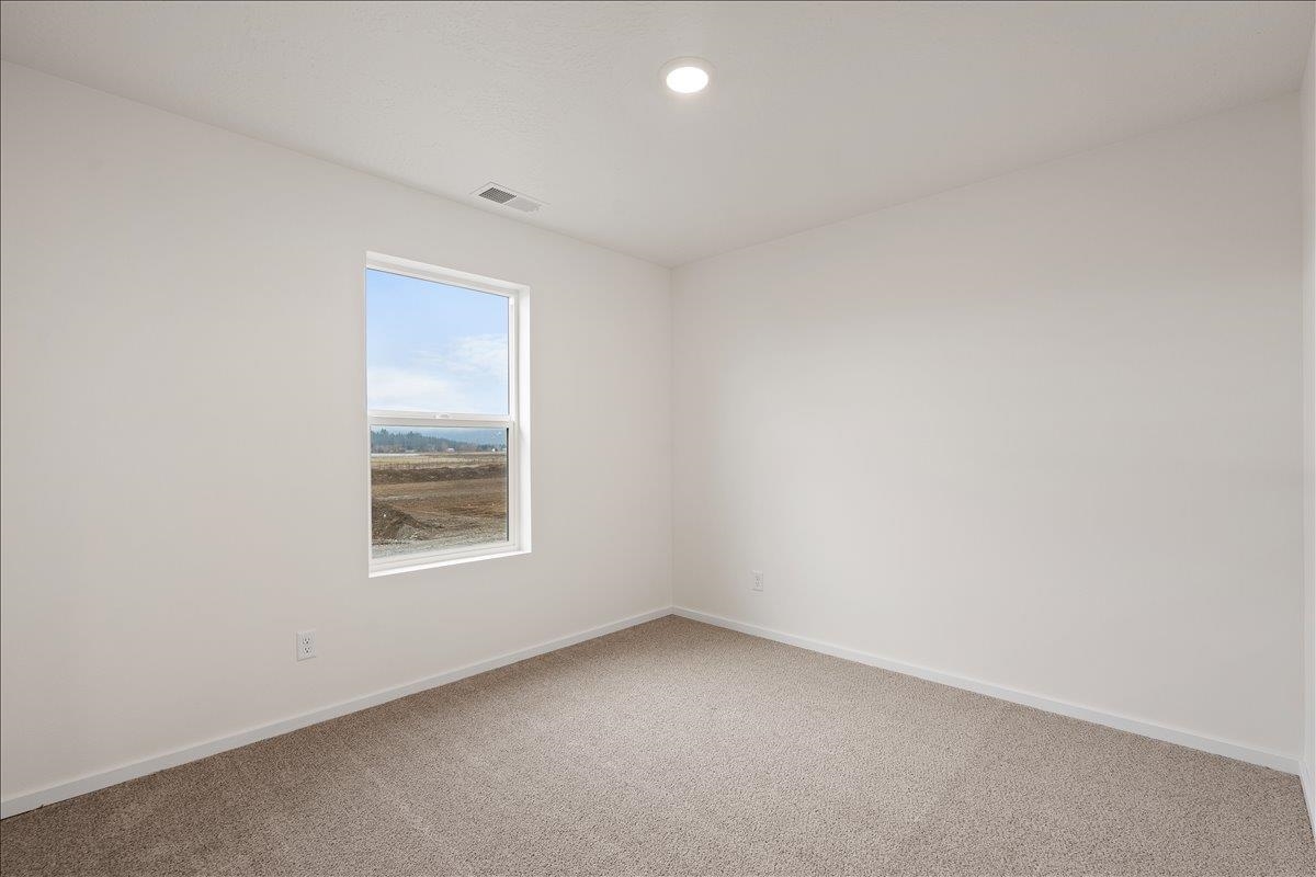 Deer Park, Washington, 99006, United States, 5 Bedrooms Bedrooms, ,2 BathroomsBathrooms,Residential,For Sale,1956687