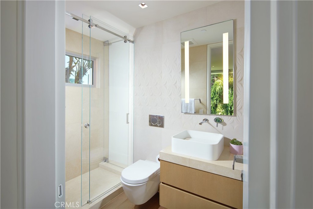 Laguna Beach, California, 92651, United States, 3 Bedrooms Bedrooms, ,4 BathroomsBathrooms,Residential,For Sale,1688637