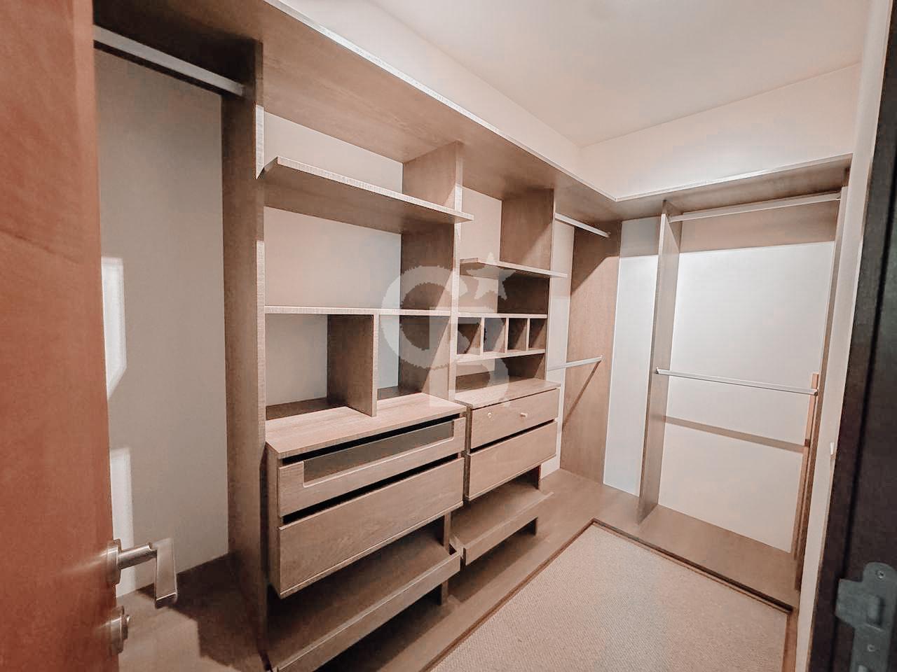 Lo Barnechea, Chile, 3 Bedrooms Bedrooms, ,4 BathroomsBathrooms,Residential,For Sale,1999064