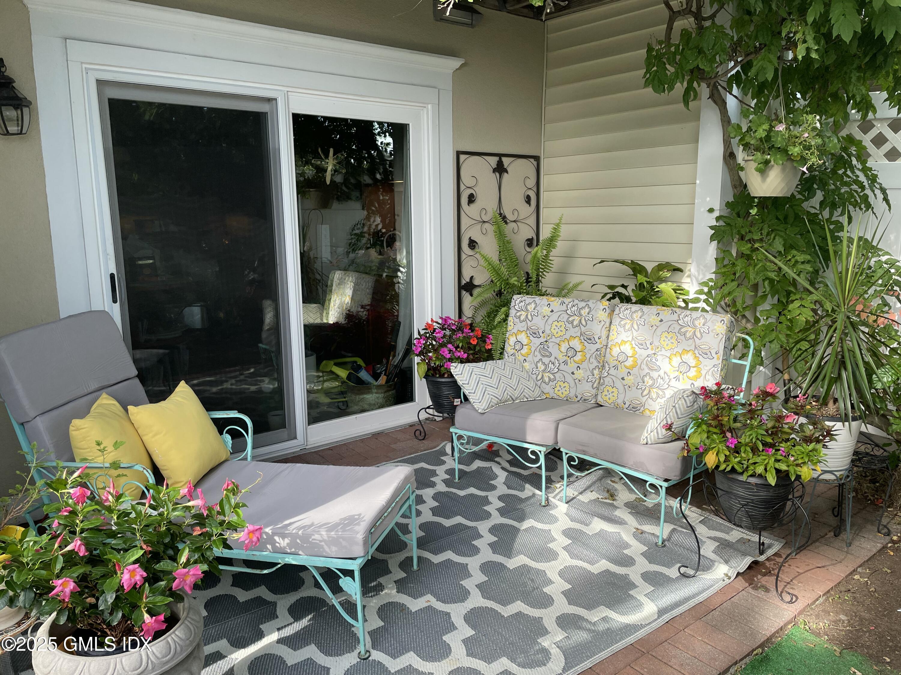 Old Greenwich, Connecticut, 06870, United States, 4 Bedrooms Bedrooms, ,5 BathroomsBathrooms,Residential,For Sale,1821609