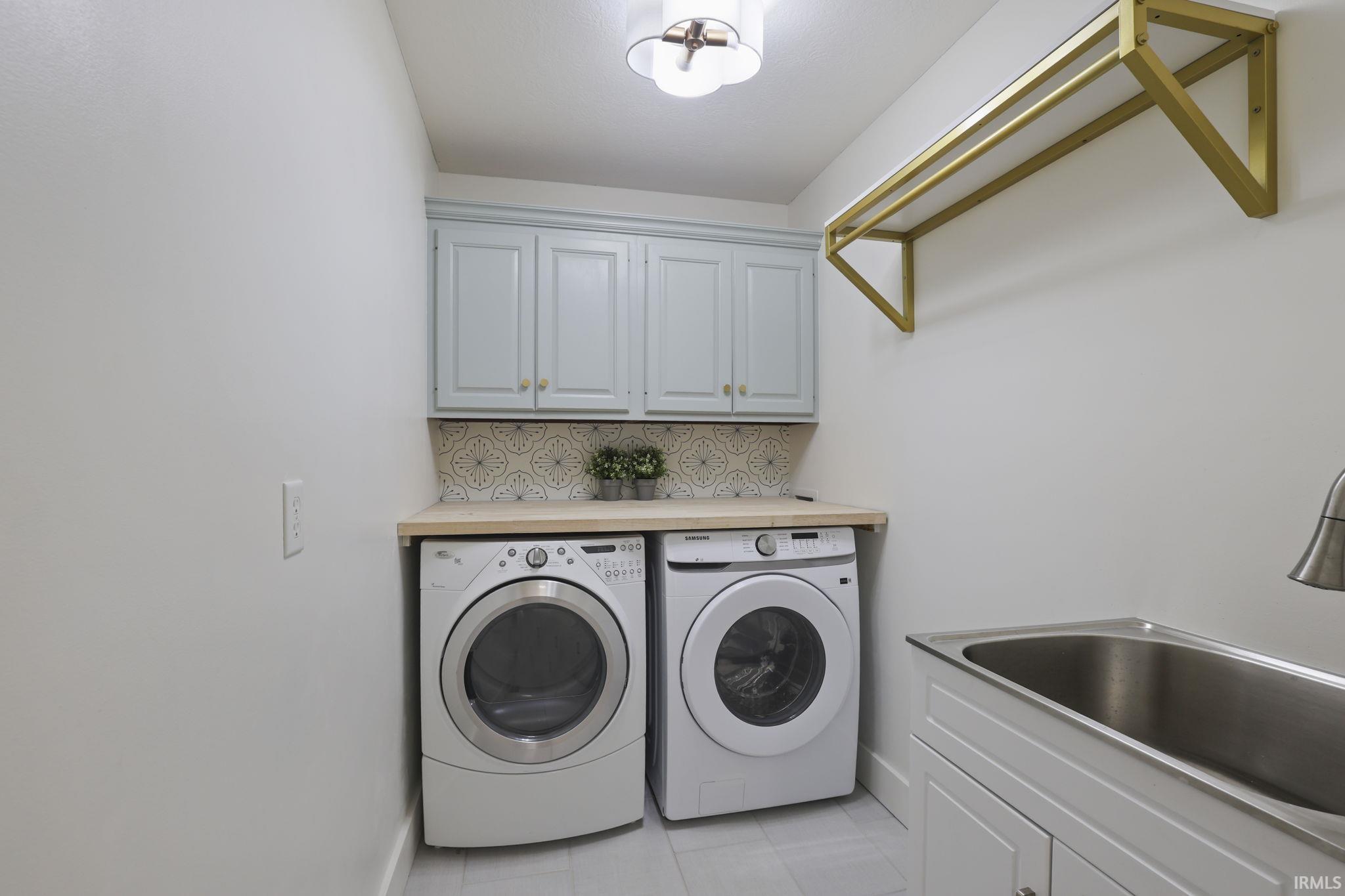 Bloomington, Indiana, 47401, United States, 4 Bedrooms Bedrooms, ,4 BathroomsBathrooms,Residential,For Sale,1943919