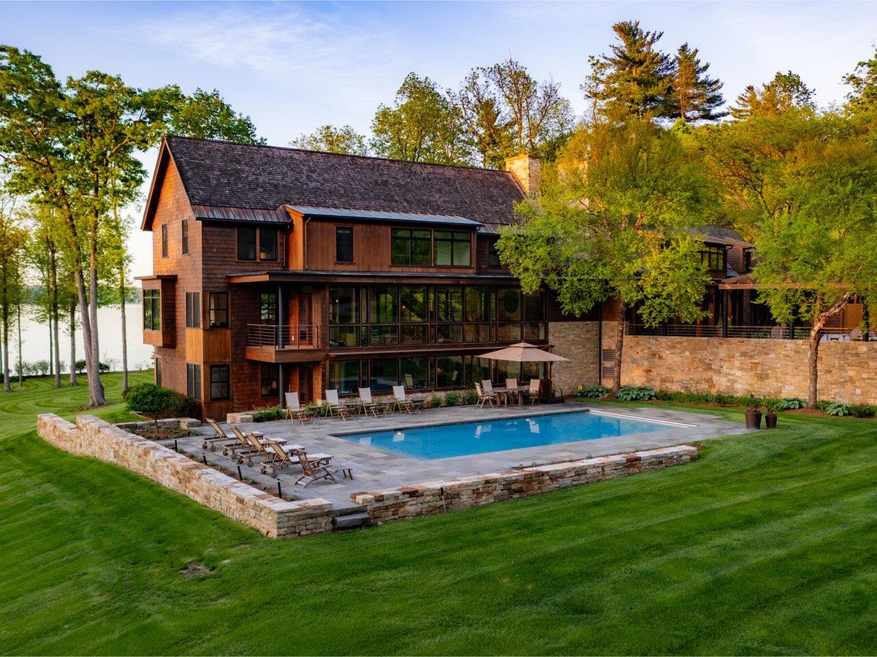 Shelburne, Vermont, 05482, United States, 4 Bedrooms Bedrooms, ,5 BathroomsBathrooms,Residential,For Sale,1857378