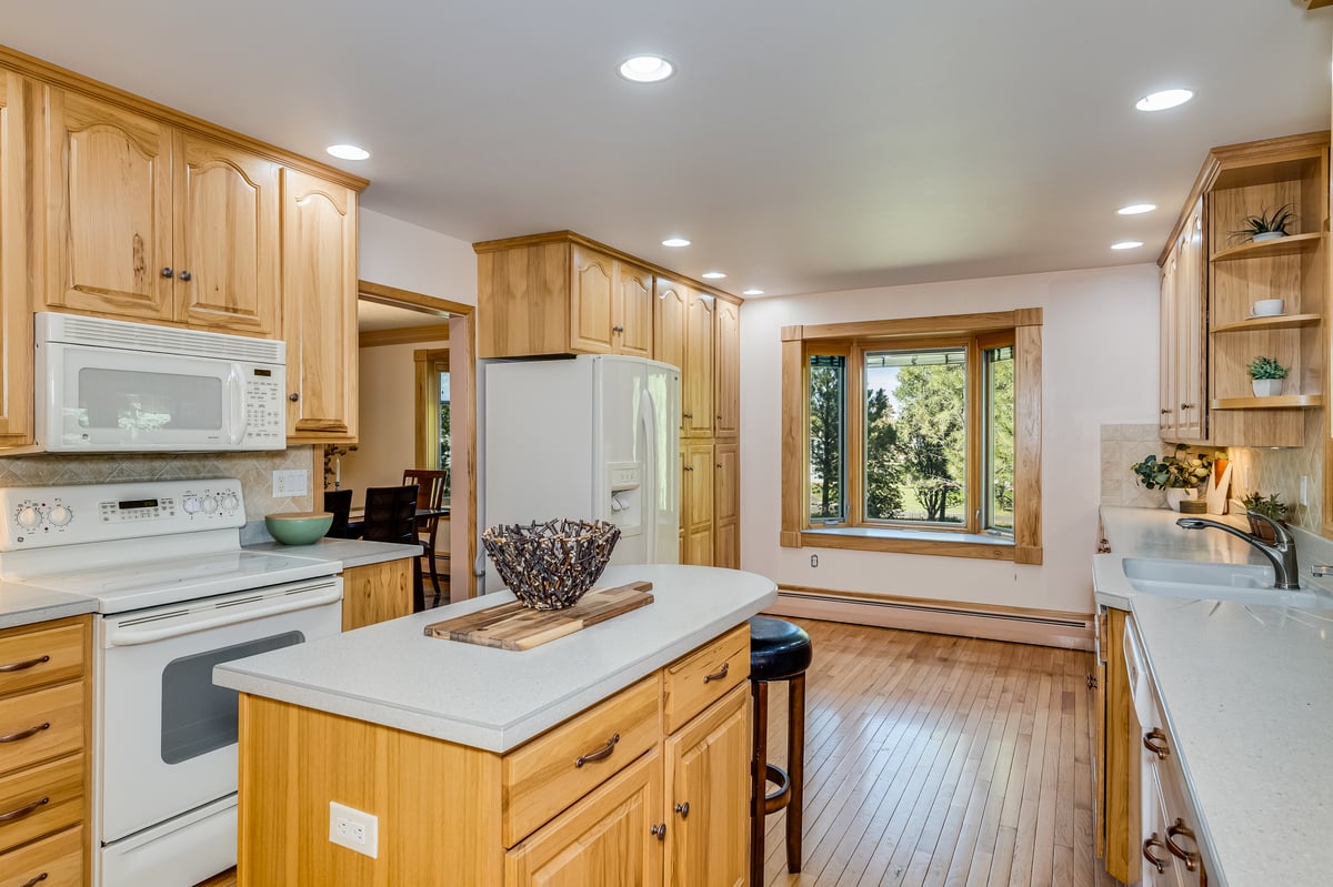 Cheyenne, Wyoming, 82009, United States, 5 Bedrooms Bedrooms, ,3 BathroomsBathrooms,Residential,For Sale,1981305