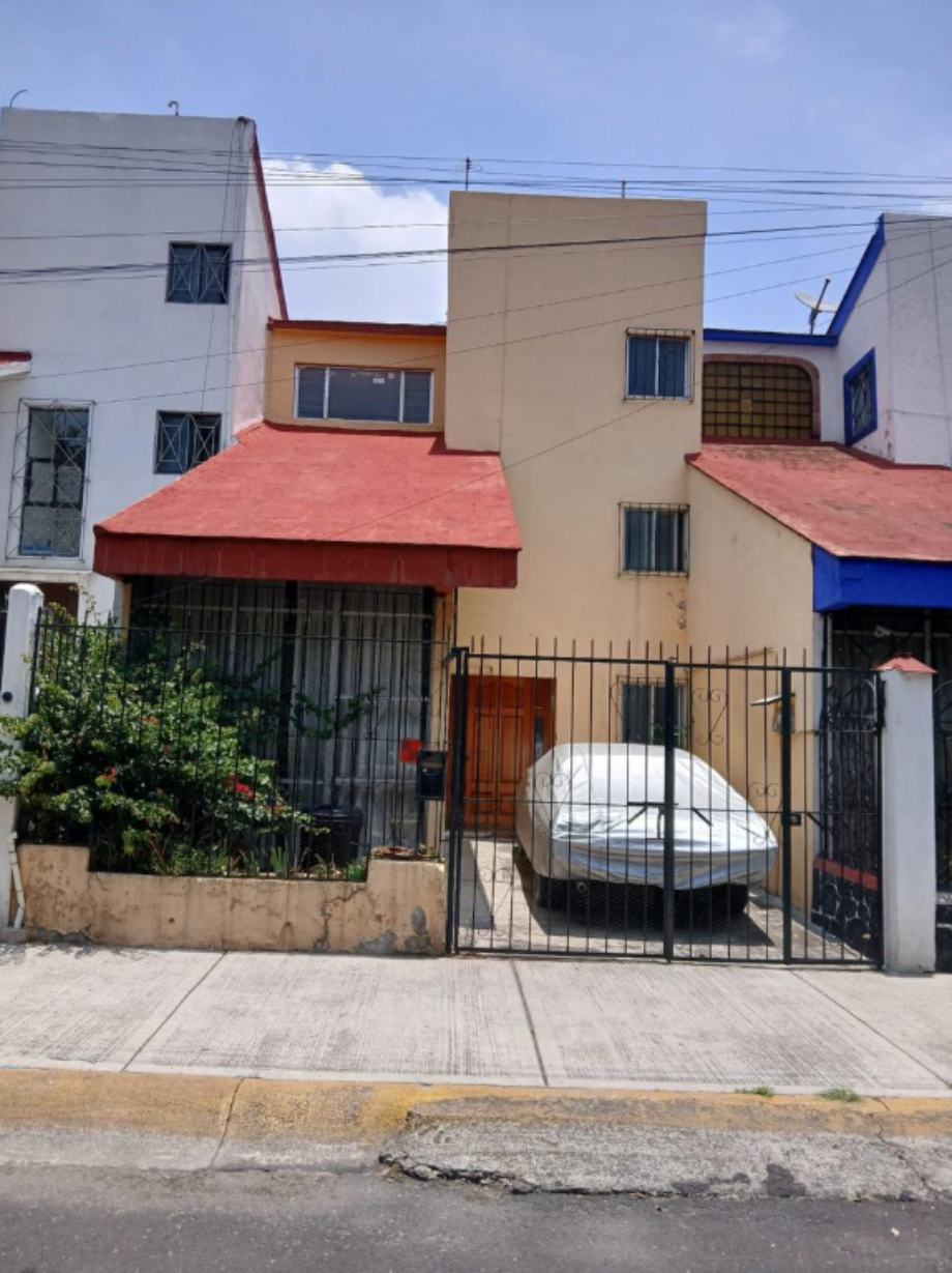 Coyoacán, Ciudad de México, 04700, Mexico, 5 Bedrooms Bedrooms, ,2 BathroomsBathrooms,Residential,For Sale,1849593