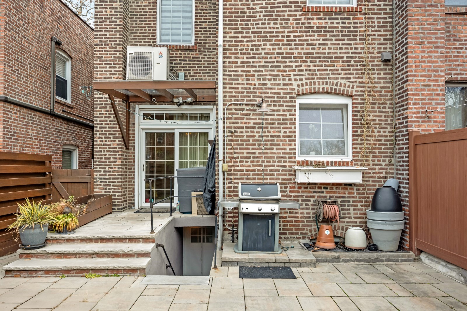 Middle Village, New York, 11379, United States, 3 Bedrooms Bedrooms, ,2 BathroomsBathrooms,Residential,For Sale,2001755
