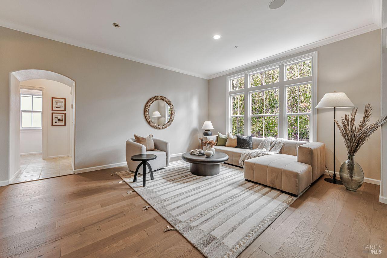Novato, California, 94949, United States, 5 Bedrooms Bedrooms, ,3 BathroomsBathrooms,Residential,For Sale,1941742