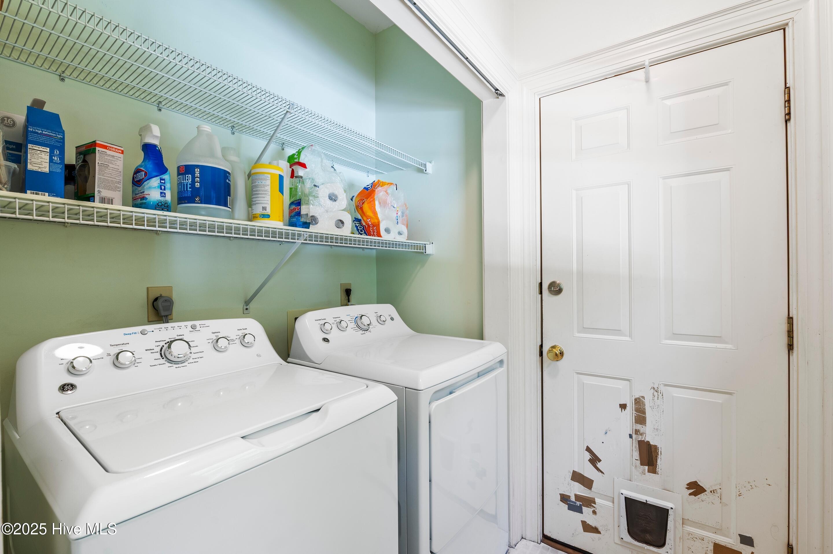 Wilmington, North Carolina, 28409, United States, 3 Bedrooms Bedrooms, ,4 BathroomsBathrooms,Residential,For Sale,1942177