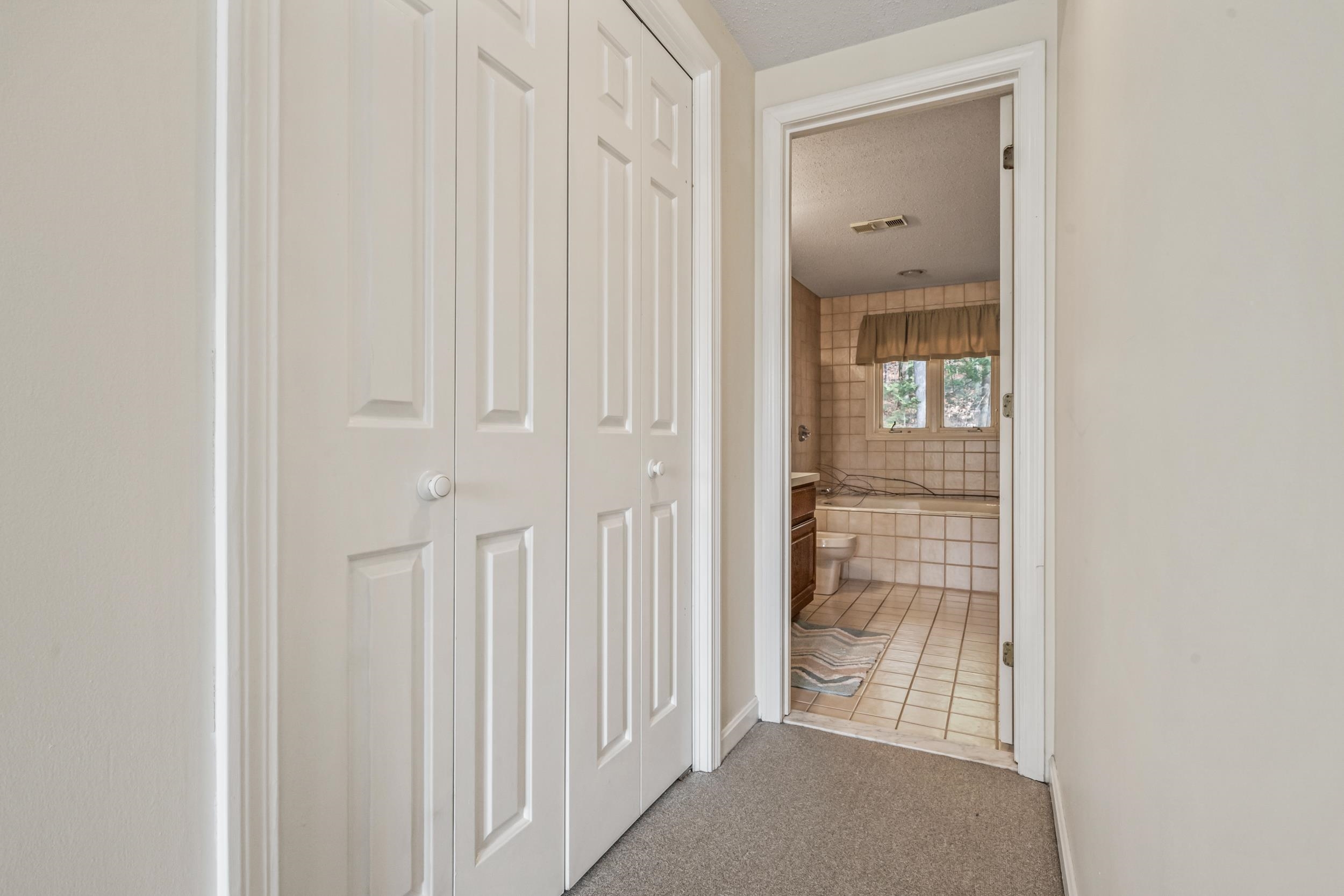 Jackson, New Hampshire, 03846, United States, 2 Bedrooms Bedrooms, ,2 BathroomsBathrooms,Residential,For Sale,1988015