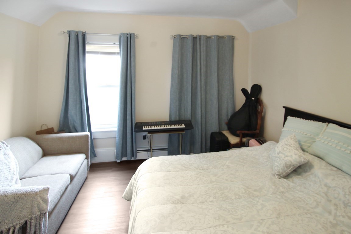 Methuen, Massachusetts, 01844, United States, 4 Bedrooms Bedrooms, ,2 BathroomsBathrooms,Residential,For Sale,1909485