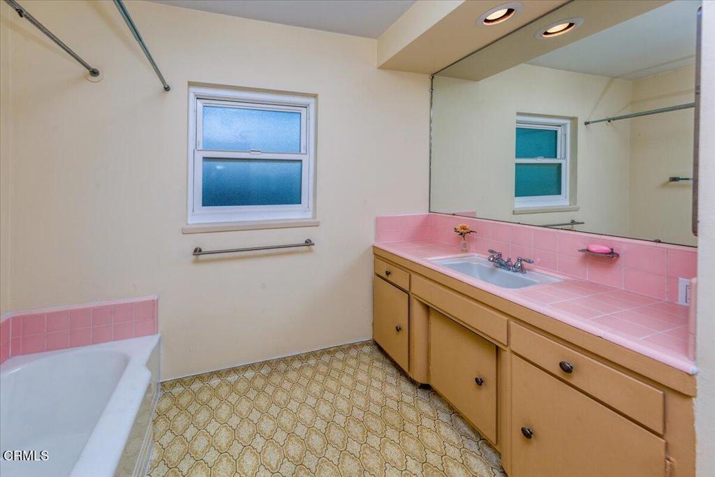 South Pasadena, California, 91030, United States, 2 Bedrooms Bedrooms, ,1 BathroomBathrooms,Residential,For Sale,1974282