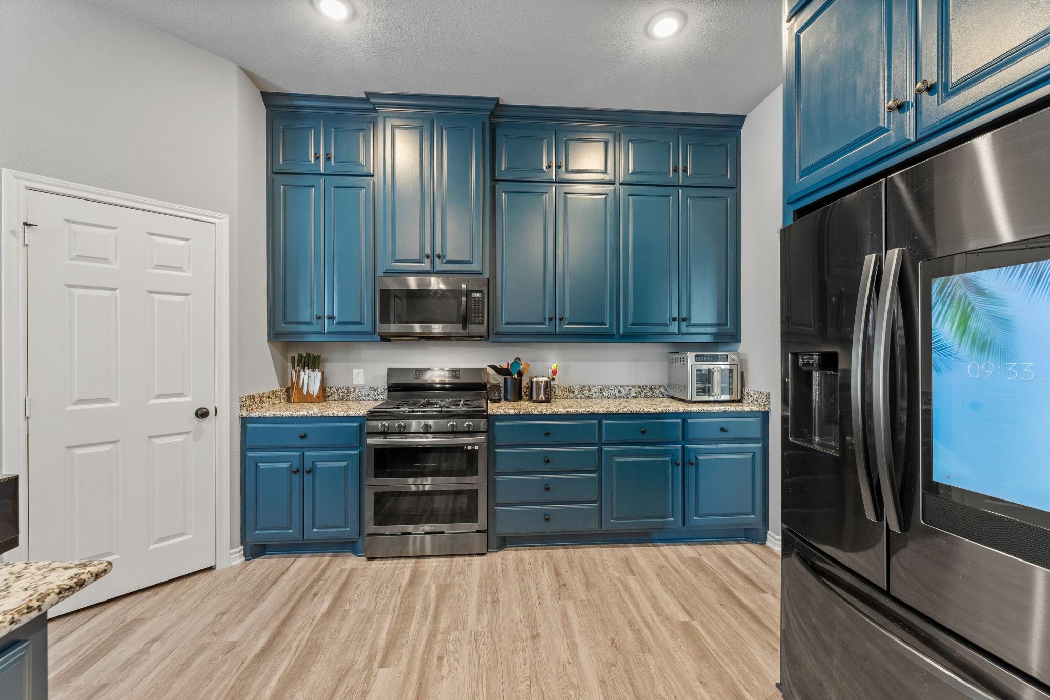 Wills Point, Texas, 75169, United States, 5 Bedrooms Bedrooms, ,5 BathroomsBathrooms,Residential,For Sale,2002529