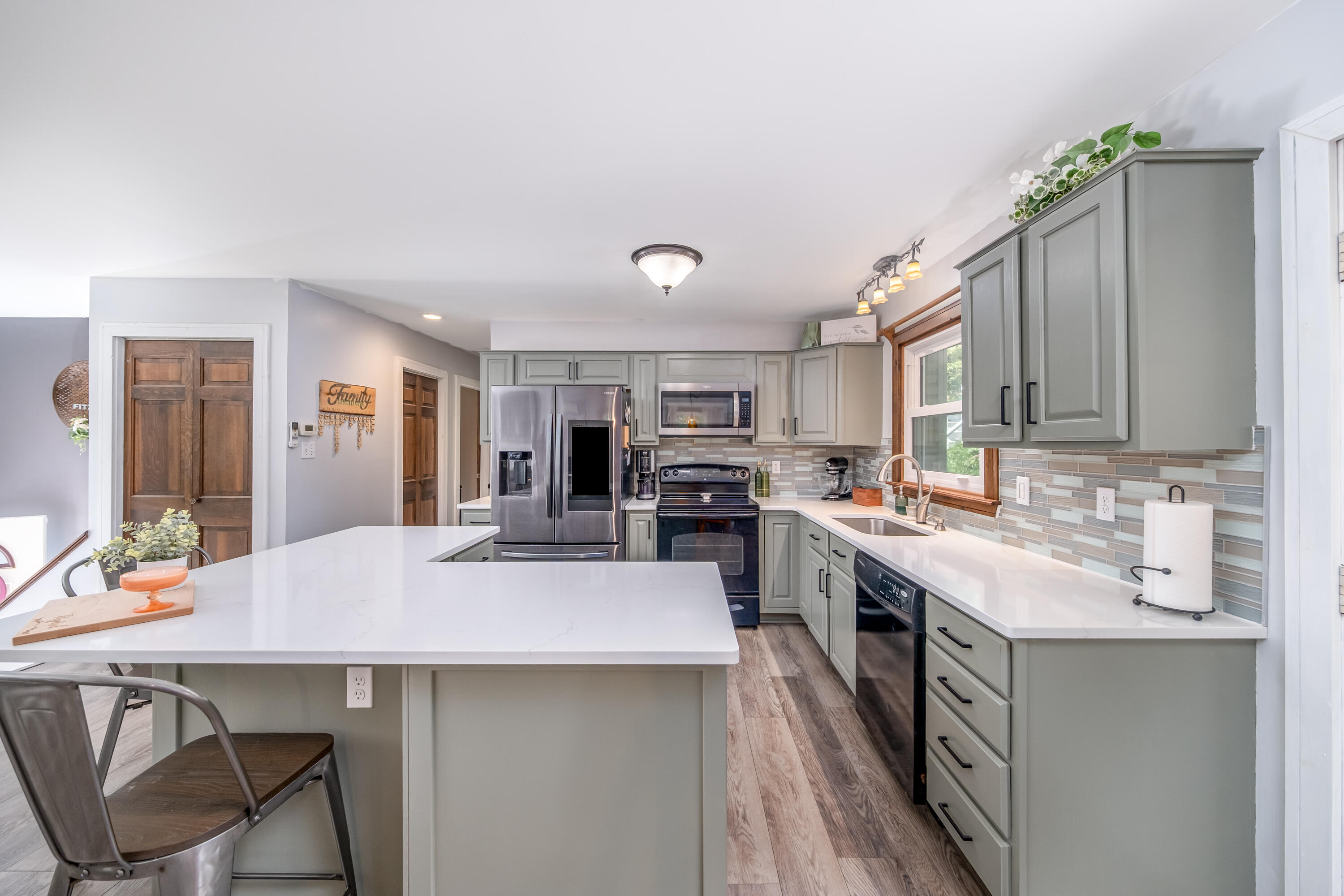 Big Rapids, Michigan, 49307, United States, 3 Bedrooms Bedrooms, ,2 BathroomsBathrooms,Residential,For Sale,1951282