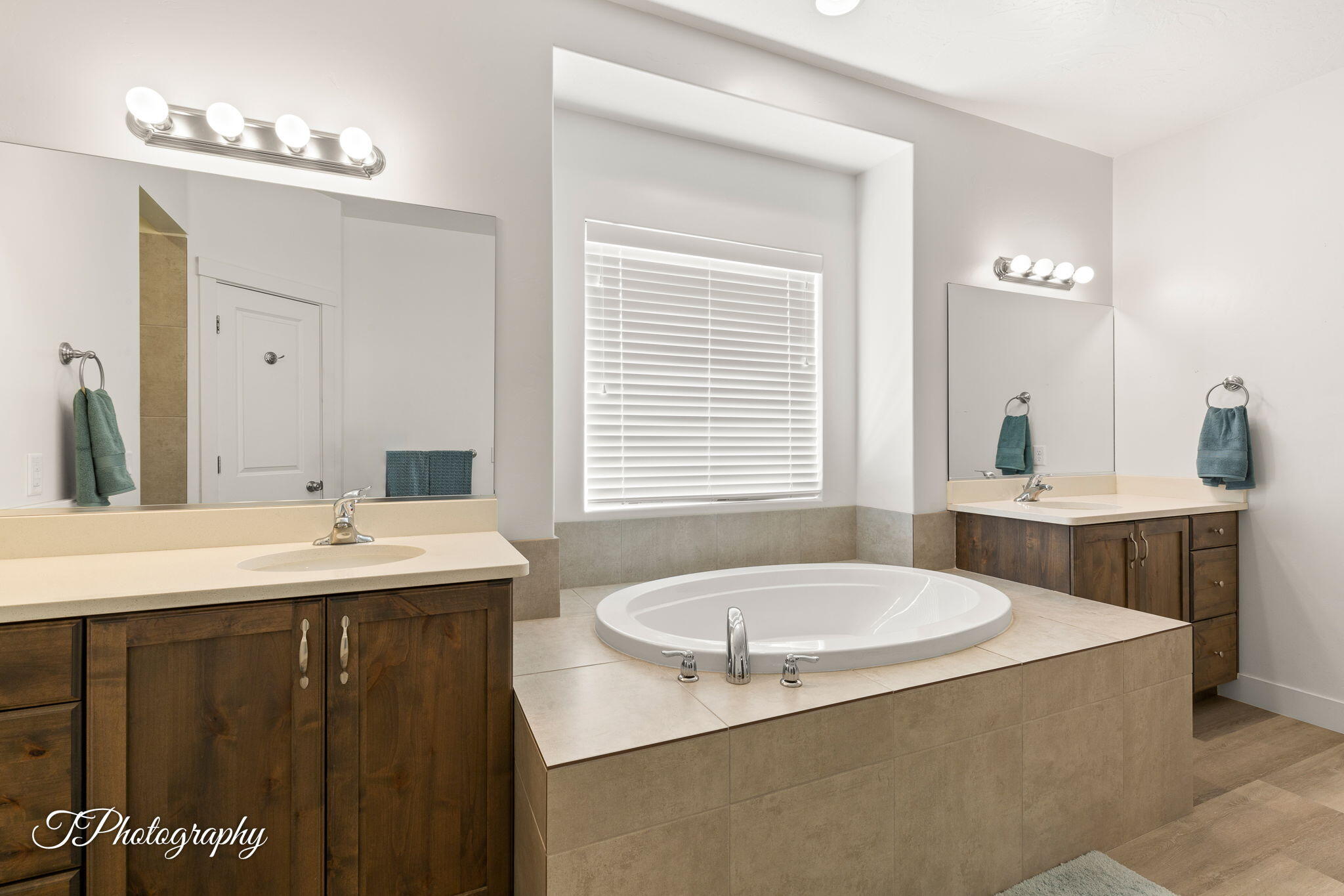 St George, Utah, 84790, United States, 6 Bedrooms Bedrooms, ,Residential,For Sale,1882756