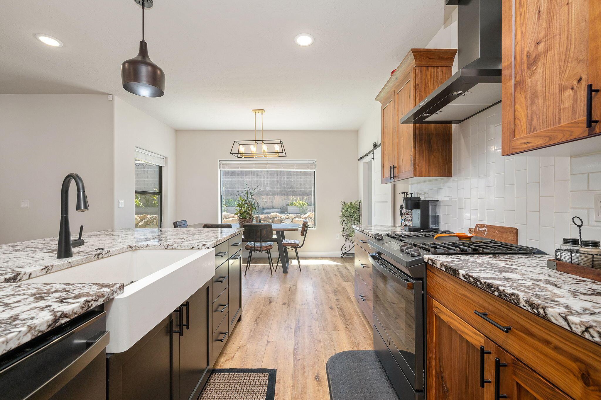 Cedar City, Utah, 84720, United States, 5 Bedrooms Bedrooms, ,4 BathroomsBathrooms,Residential,For Sale,1976034