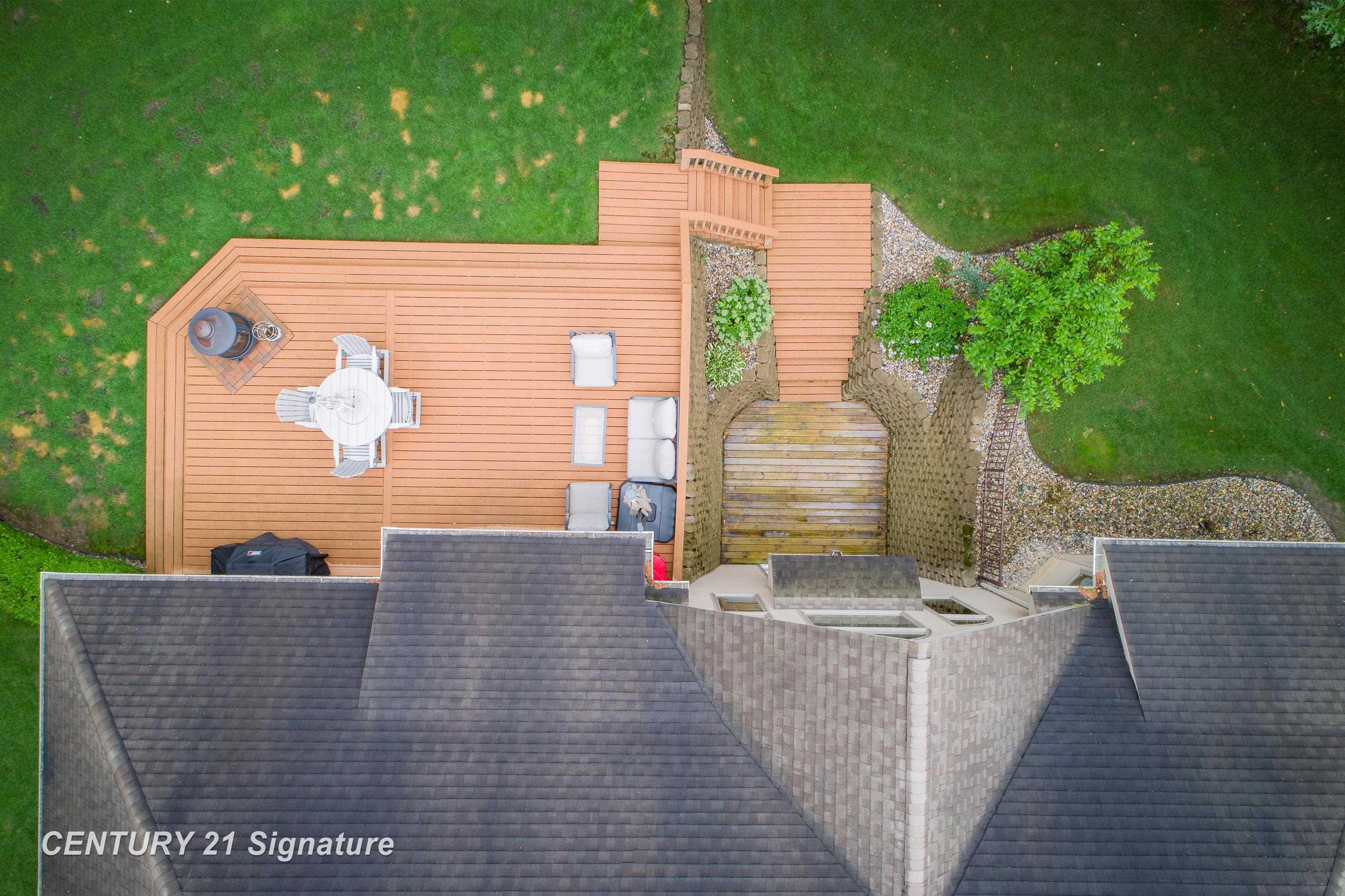 Midland, Michigan, 48642, United States, 4 Bedrooms Bedrooms, ,4 BathroomsBathrooms,Residential,For Sale,1981161