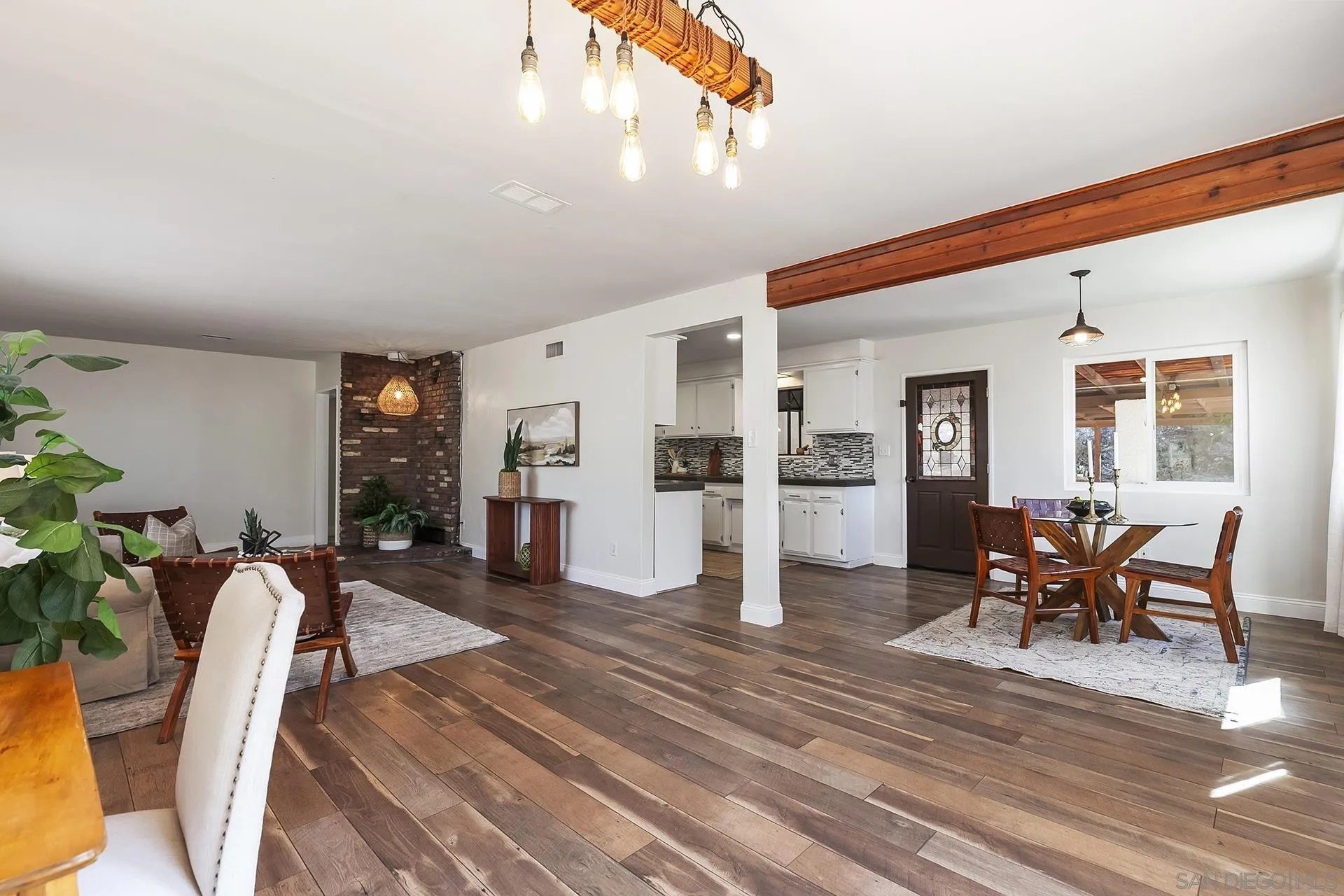 Alpine, California, 91901, United States, 3 Bedrooms Bedrooms, ,2 BathroomsBathrooms,Residential,For Sale,1990972