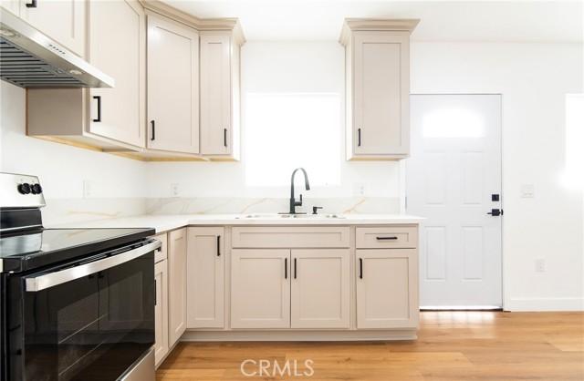 Los Angeles, California, 90001, United States, ,Residential,For Sale,2010027