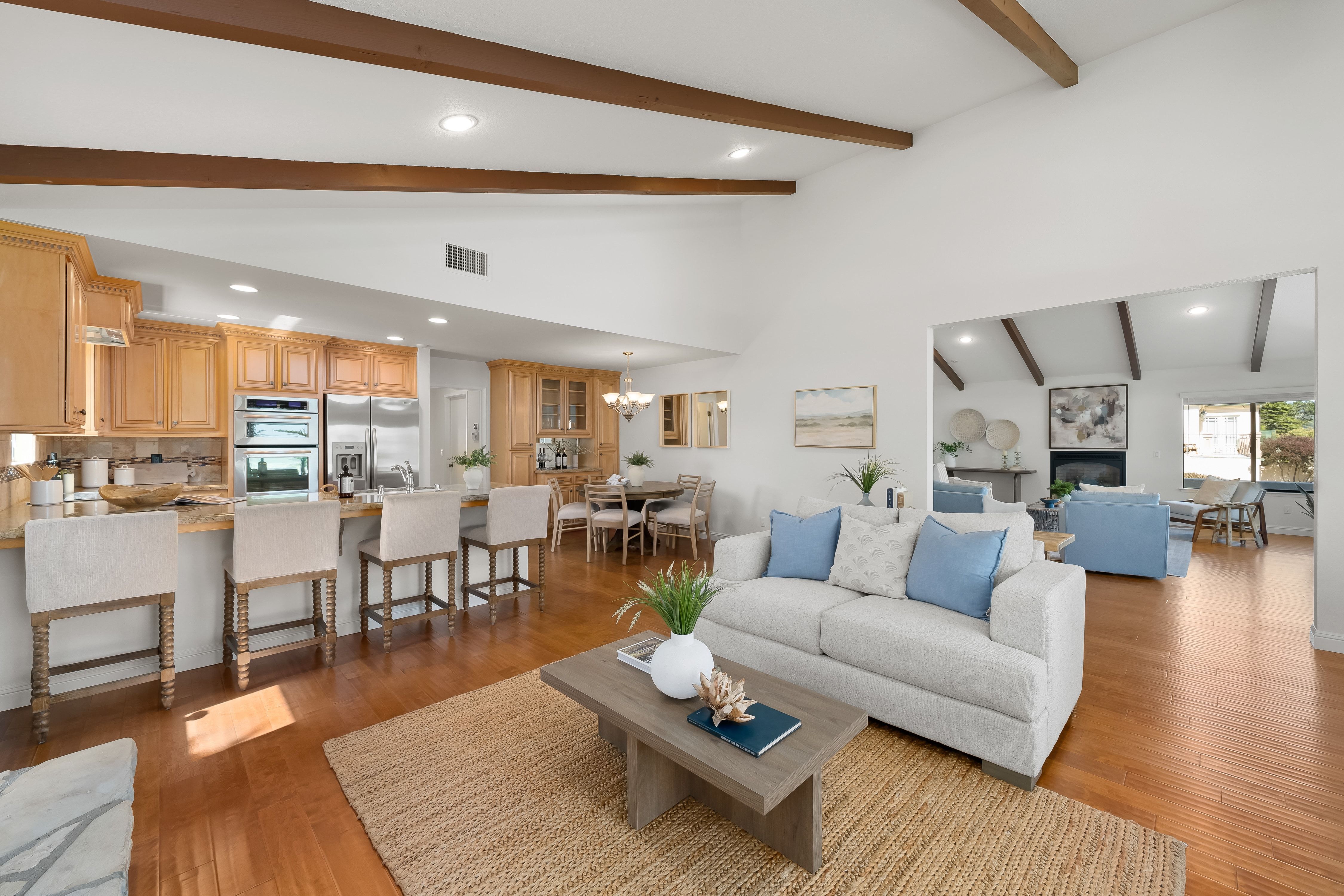  Rare Single-Level Oceanfront Retreat on World-Famous Moonstone Beach - 物件實景