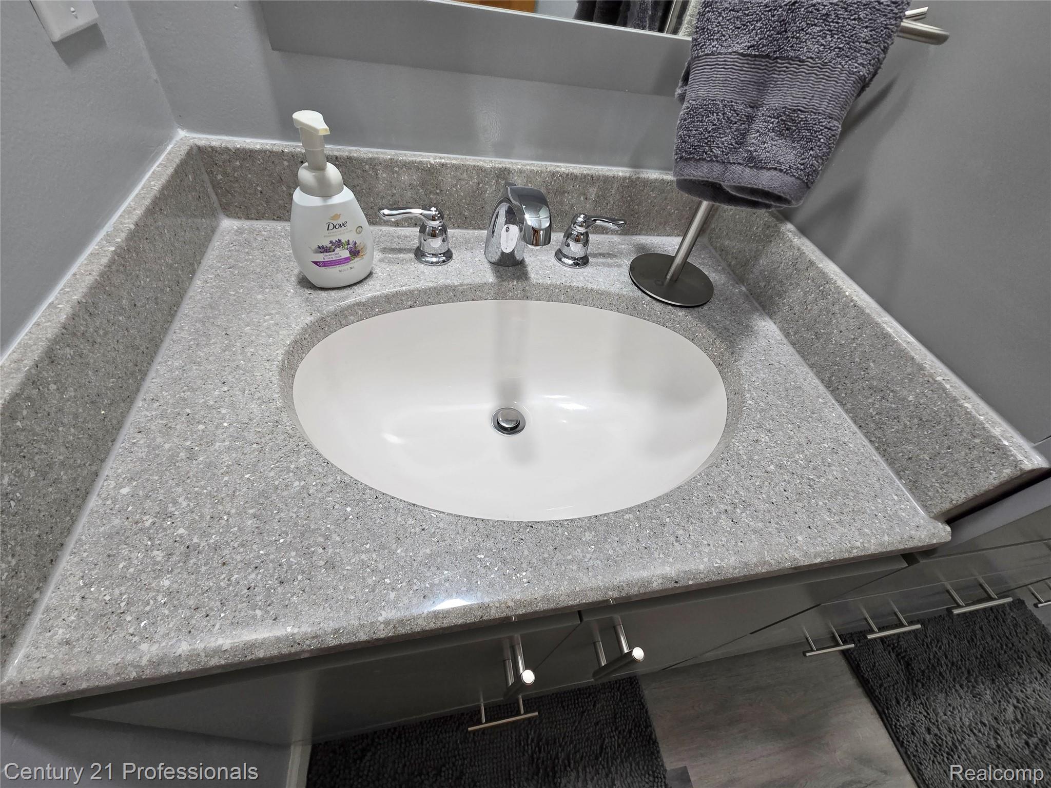 RochesterHills, Michigan, 48309, United States, 3 Bedrooms Bedrooms, ,3 BathroomsBathrooms,Residential,For Sale,1973960