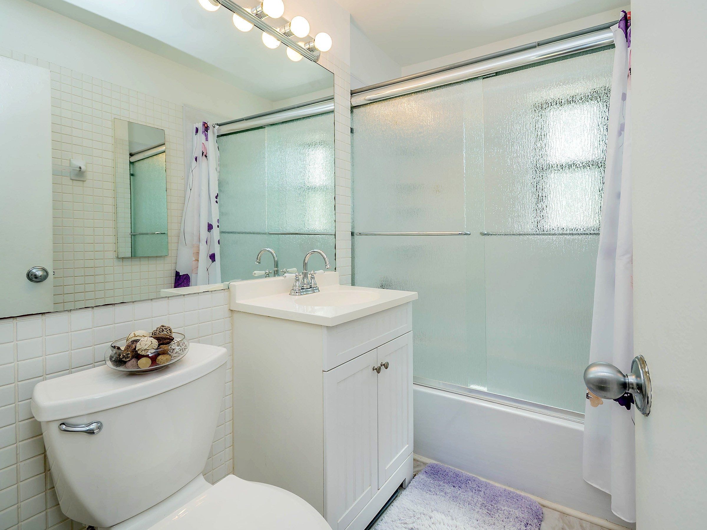  220-10 75th Avenue, Oakland Gardens, NY, 11364 - 物件實景